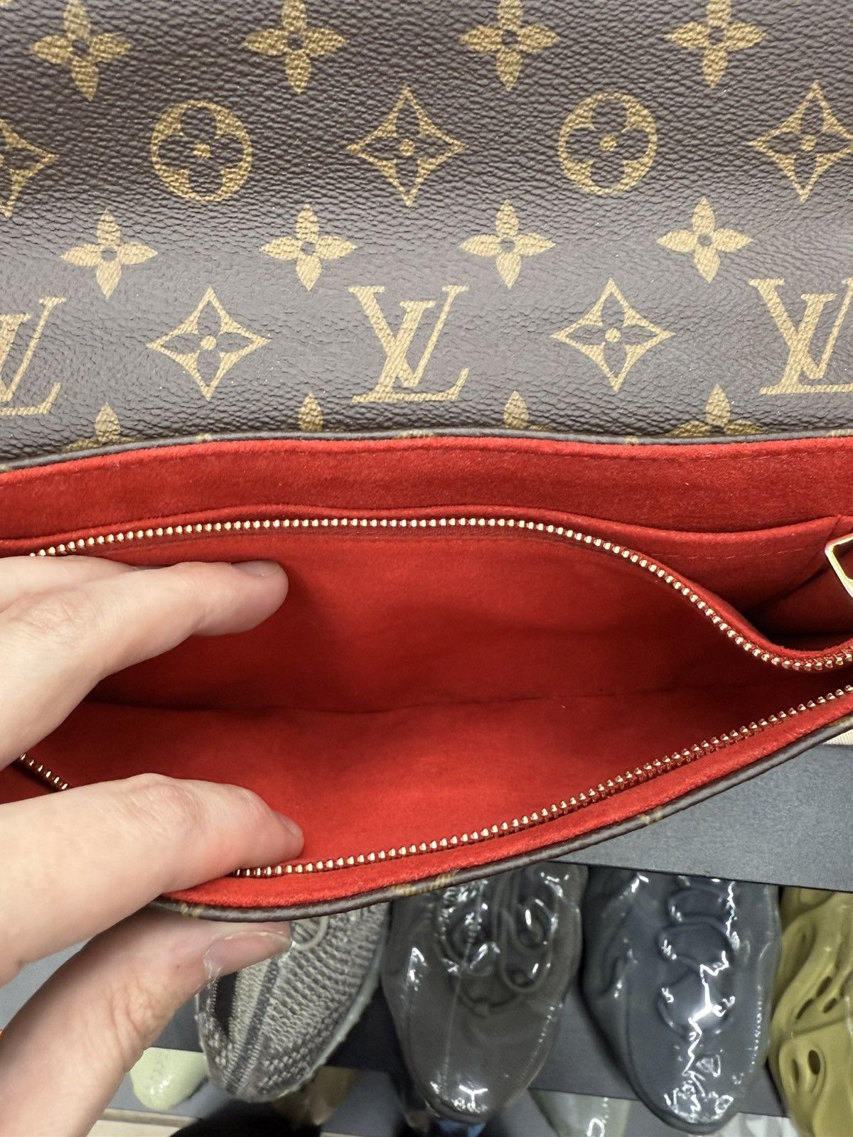 Louis Vuitton Louis Vuitton Saint Placide Shoulder Bag Size ONE SIZE - 21 Thumbnail