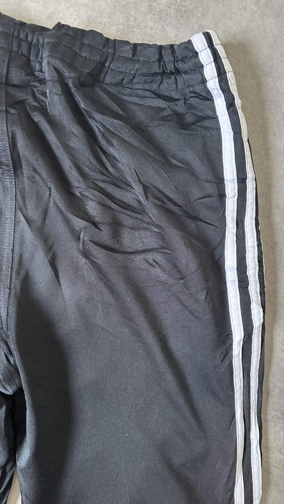 Adidas VINTAGE ADIDAS TRACK PANT Size US 38 / EU 54 - 12 Thumbnail