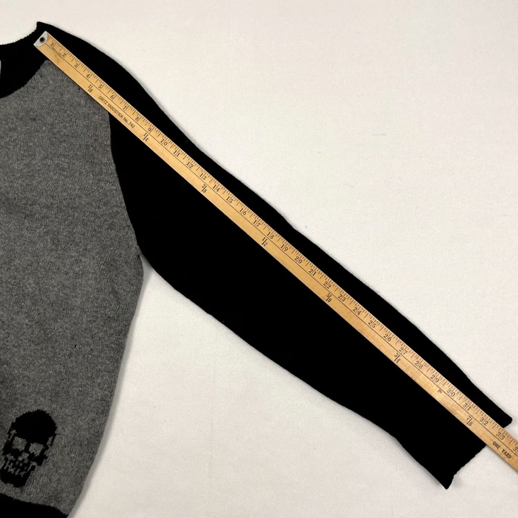Lucky Brand VINTAGE Lucky Brand Skull Print Knitwear Sweater Mens L Gray Wool Crew Neck Pullover Size US L / EU 52-54 / 3 - 7 Thumbnail