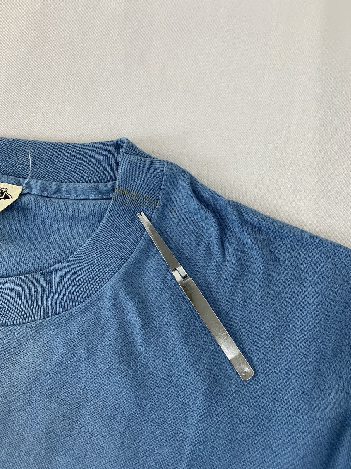 Vintage 90s Gouge USA Clothing Skate Big Logo Sky Blue Tee Size US L / EU 52-54 / 3 - 11 Thumbnail
