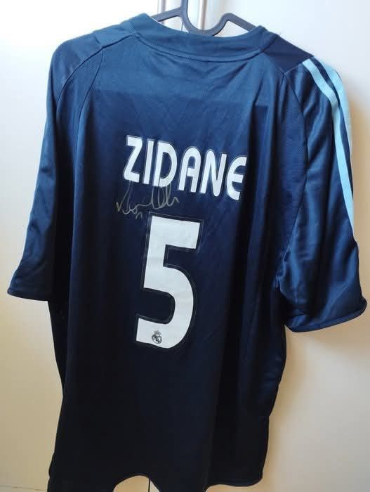 Adidas Jersey shirt zidane with signature Size US L / EU 52-54 / 3 - 1 Thumbnail