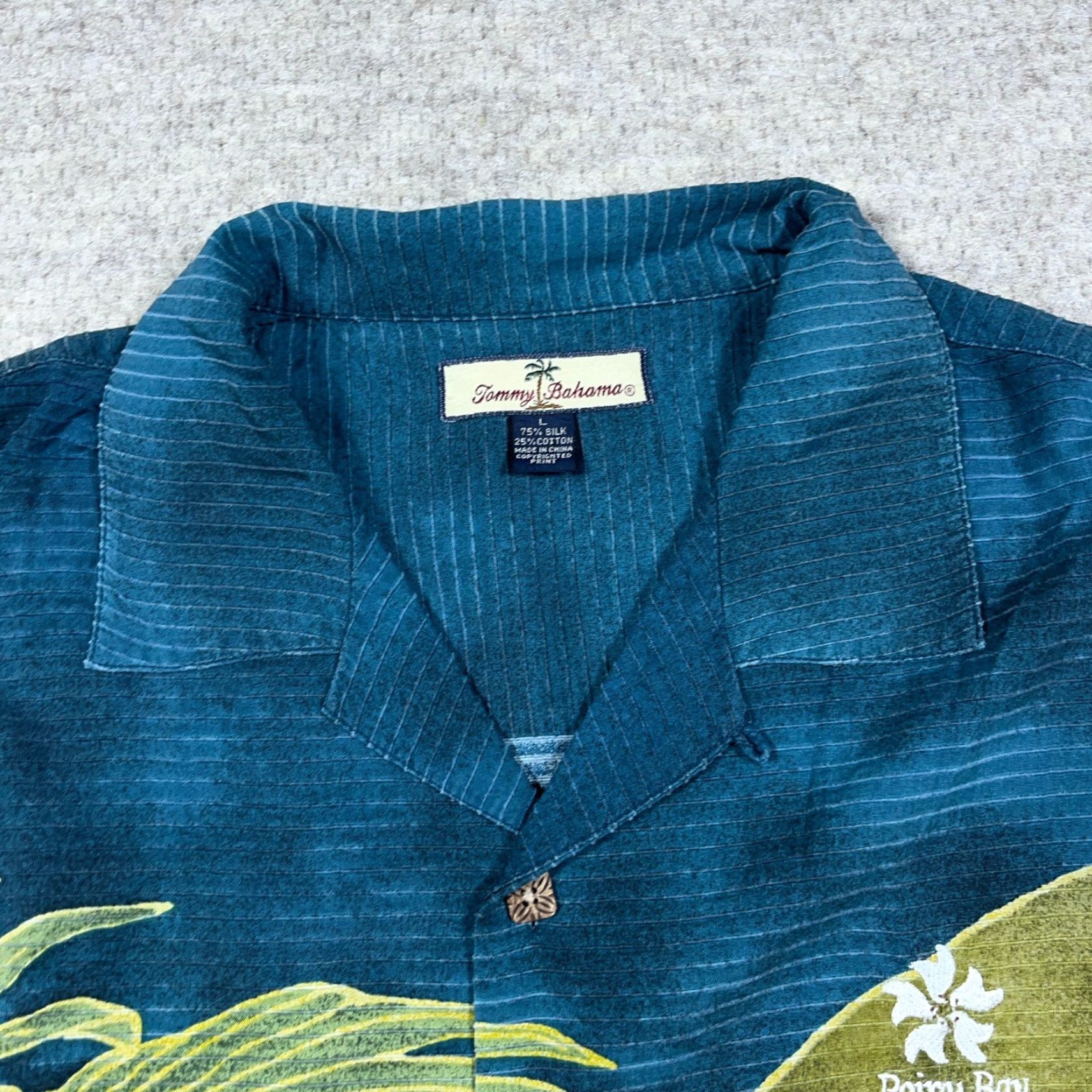 Tommy Bahama Tommy Bahama Button-Up Shirt Men Large Blue Silk Cotton Pineapple Palm Hawaiian Loop Collar Wear Size US L / EU 52-54 / 3 - 3 Thumbnail