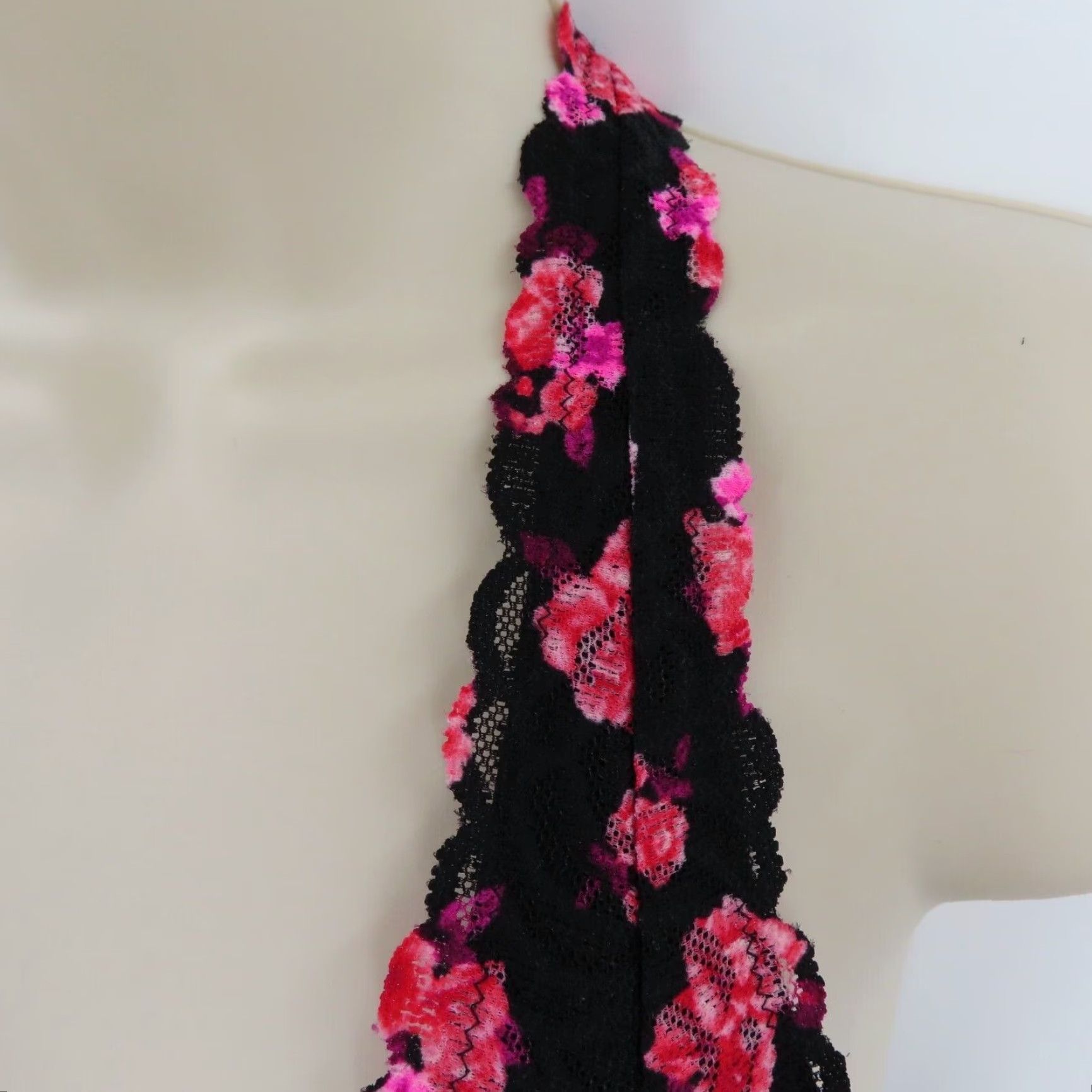 Victoria's Secret PINK Victoria's Secret Womens Small Lace Bralette Black Floral V Neck Bra S Bralette Womens Size ONE SIZE - 4 Thumbnail