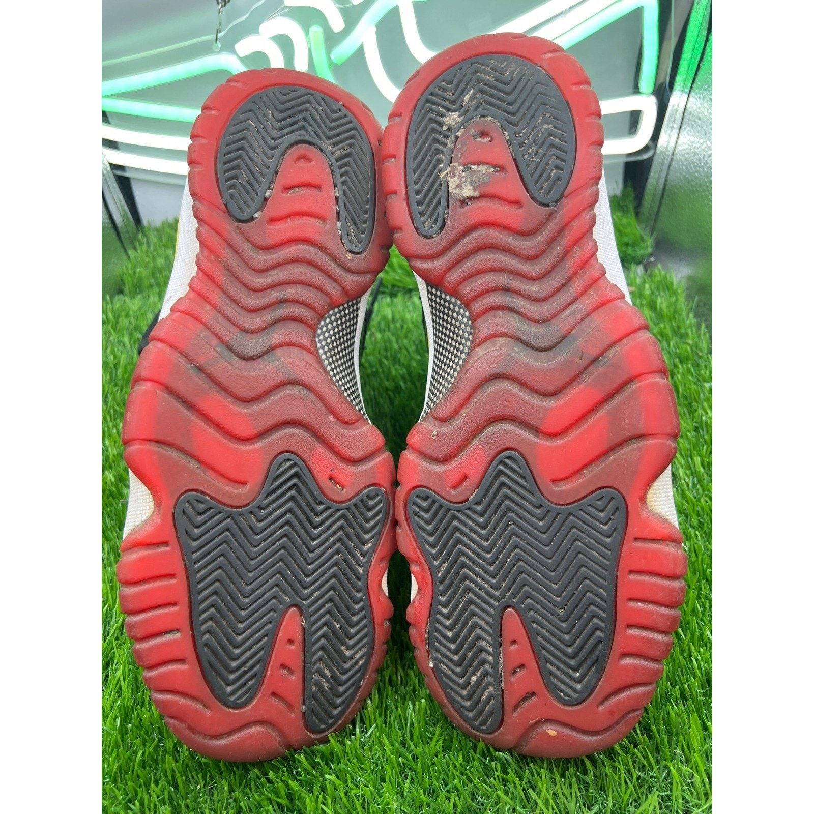 Jordan Brand Air Jordan 11 Retro 2012 Bred Sneakers Mens Size 7 Size US 7 / EU 40 - 5 Thumbnail