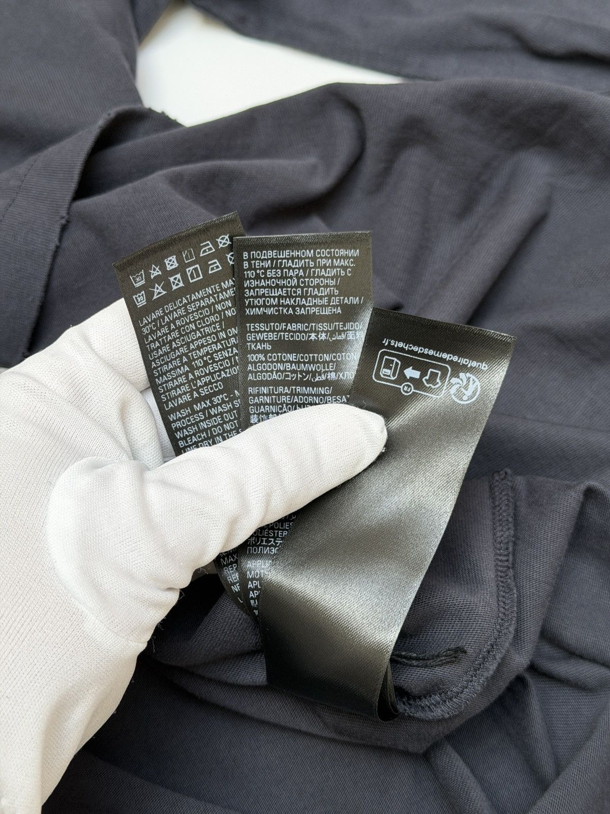Balenciaga Balenciaga Be Kind Destroyed Patched Logo L/S Tee Shirt Size US XL / EU 56 / 4 - 10 Thumbnail