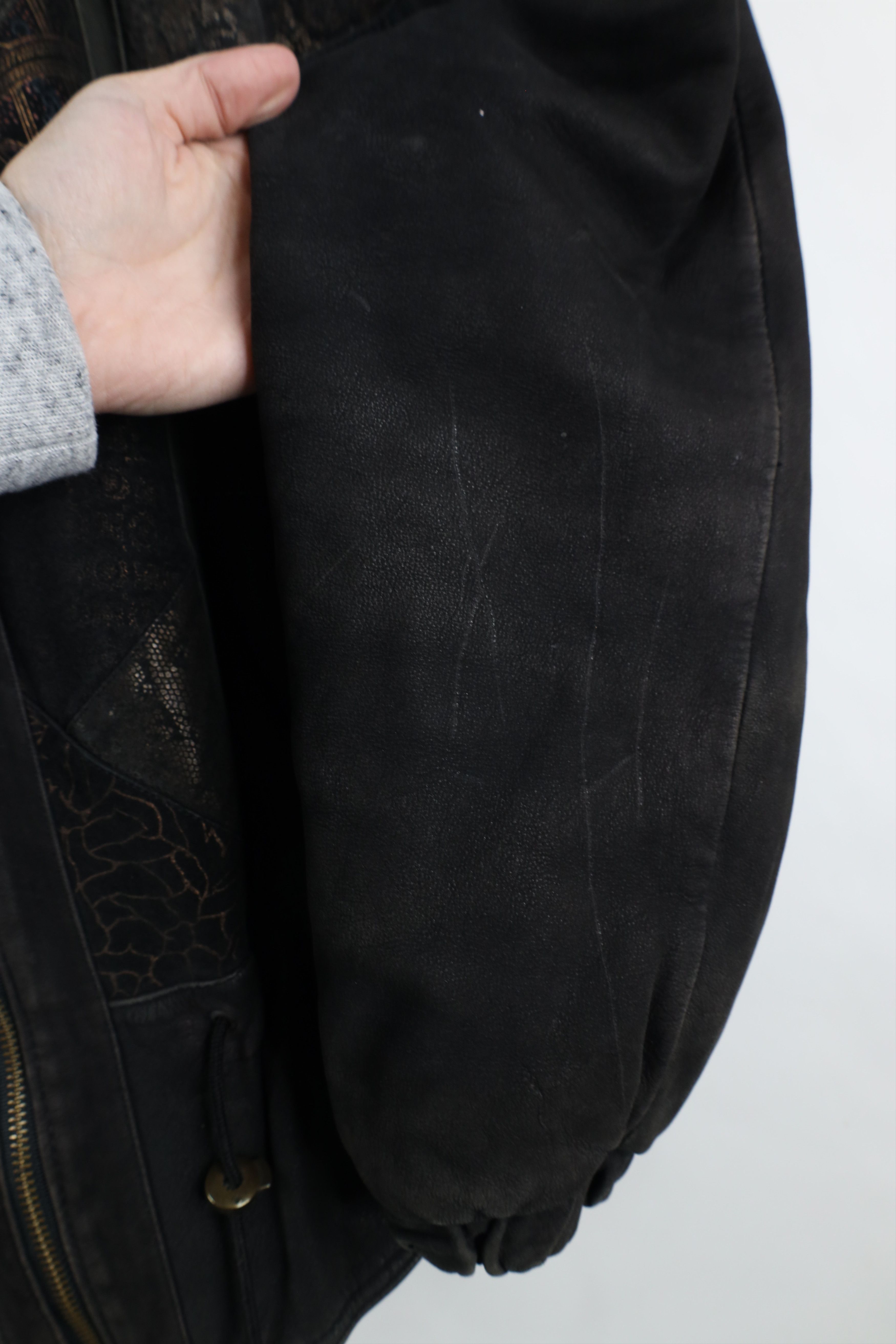 Vintage Vintage 90s Streetwear Paisley Suede Leather Bomber Jacket Size L / US 10 / IT 46 - 4 Thumbnail