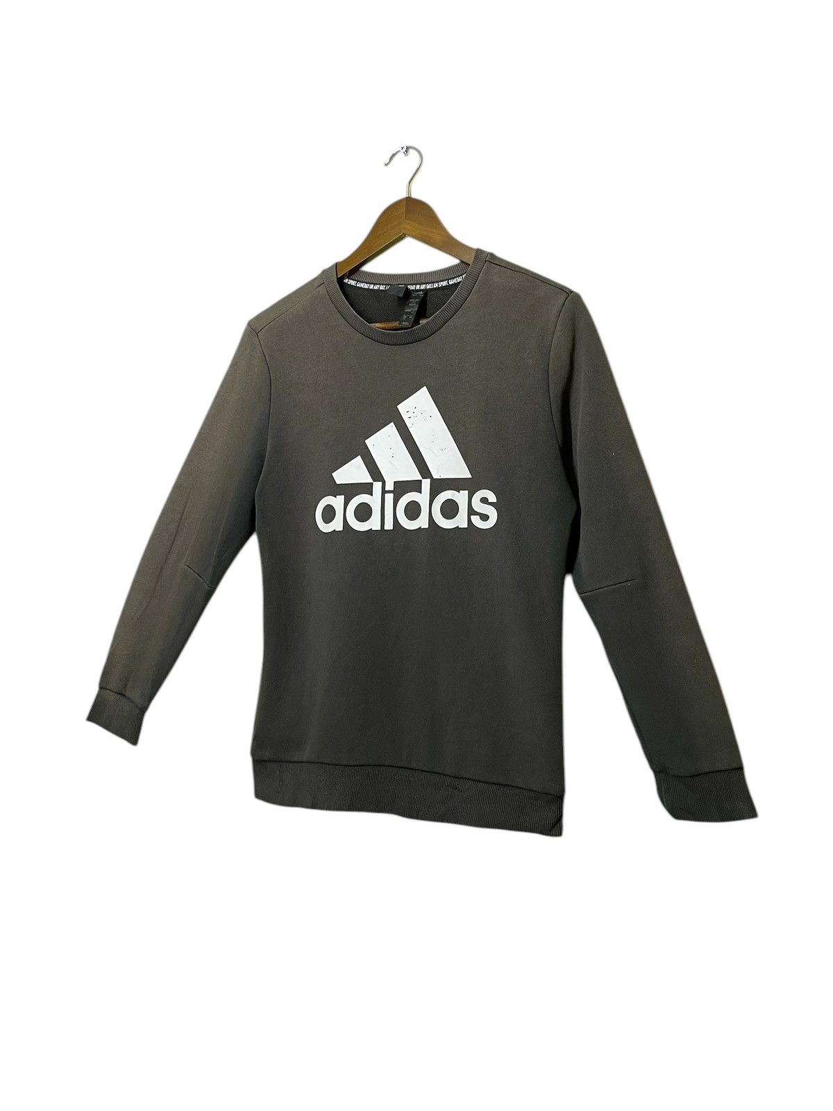 Adidas Adidas big logo print crewneck sweatshirt Size US M / EU 48-50 / 2 - 2 Thumbnail