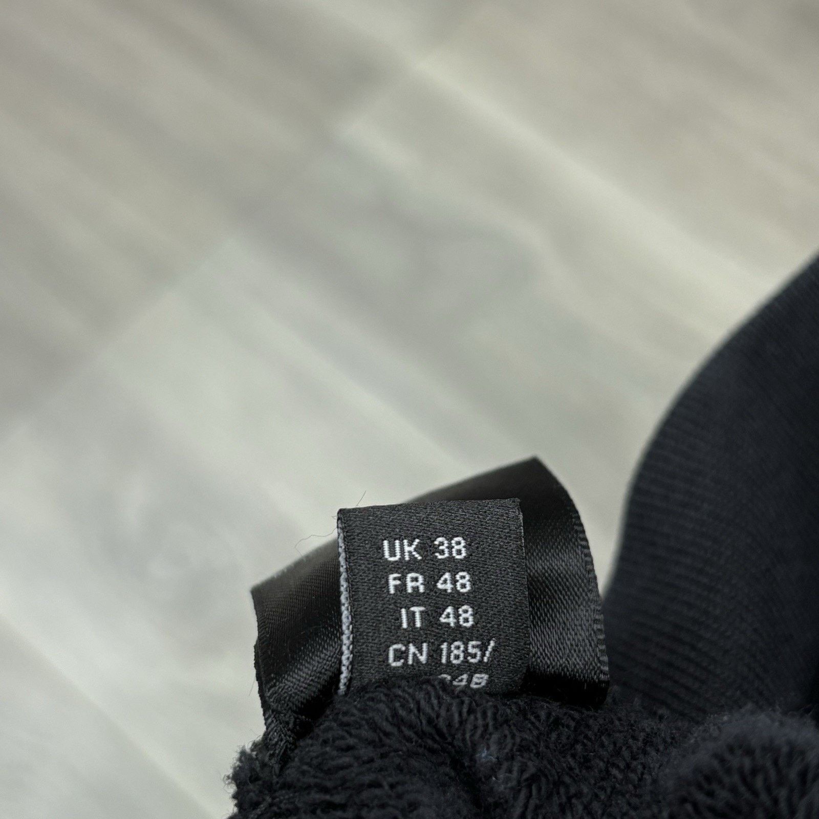 Amiri Size M - Amiri Core Logo Hoodie ' Black ' | GREAT CONDITION! Size US M / EU 48-50 / 2 - 14 Thumbnail
