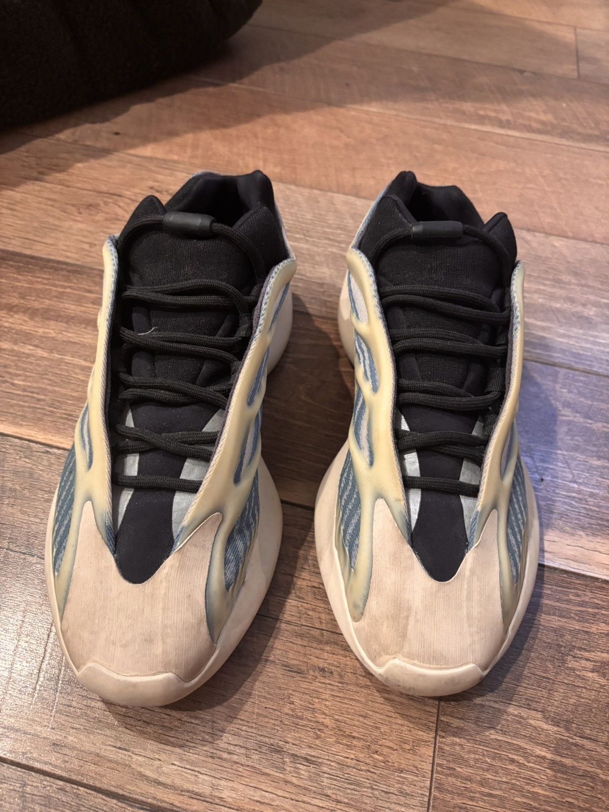Yeezy Adidas Yeezy 700 V3 Kyanite Size US 11 / EU 44 - 1 Thumbnail