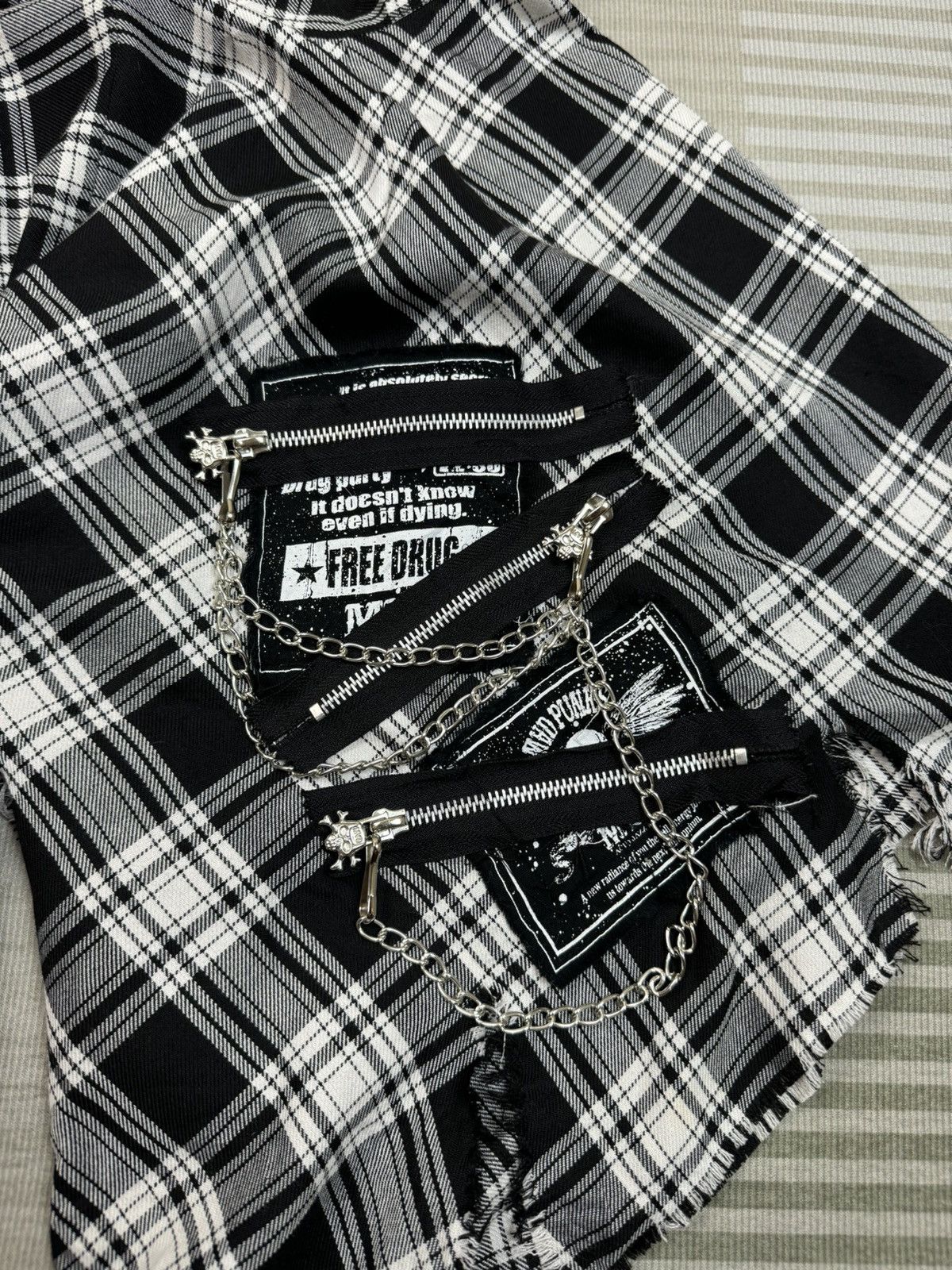 If Six Was Nine Mad Punk Girl Skirt Skull Plaid Size 25" / US 0 / IT 36 - 7 Thumbnail