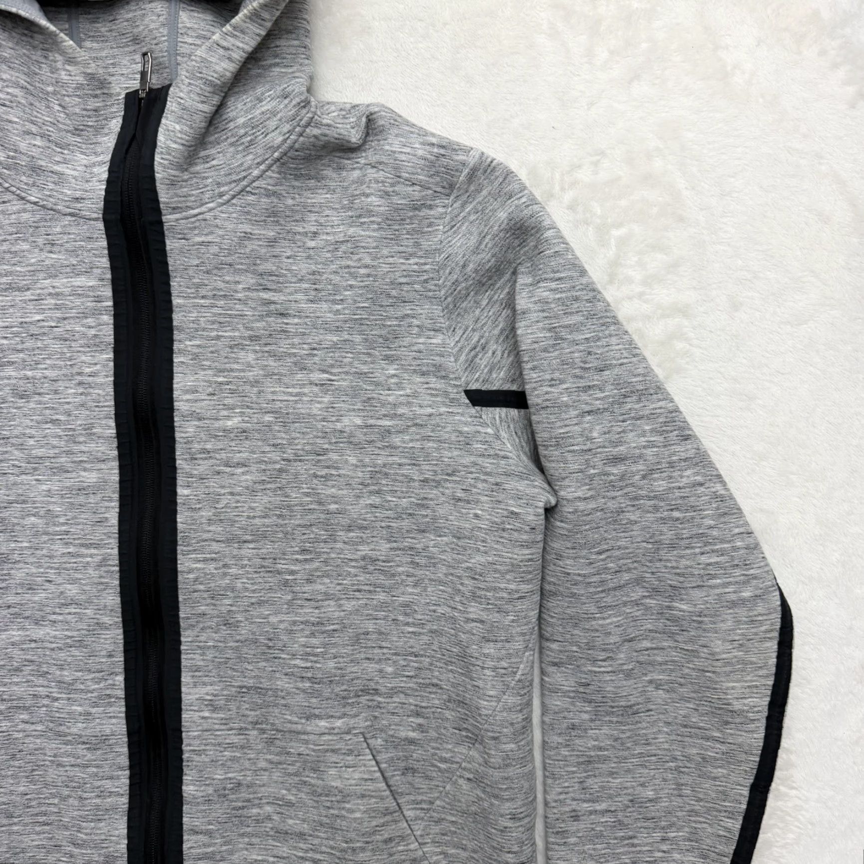 Lululemon Lululemon Jacket Hoodie Tech Mens XL Gray Full Zip Up Athleisure Performance Jacket Hoodie Mens XL Gray Full Zip Up Size US L / EU 52-54 / 3 - 3 Thumbnail