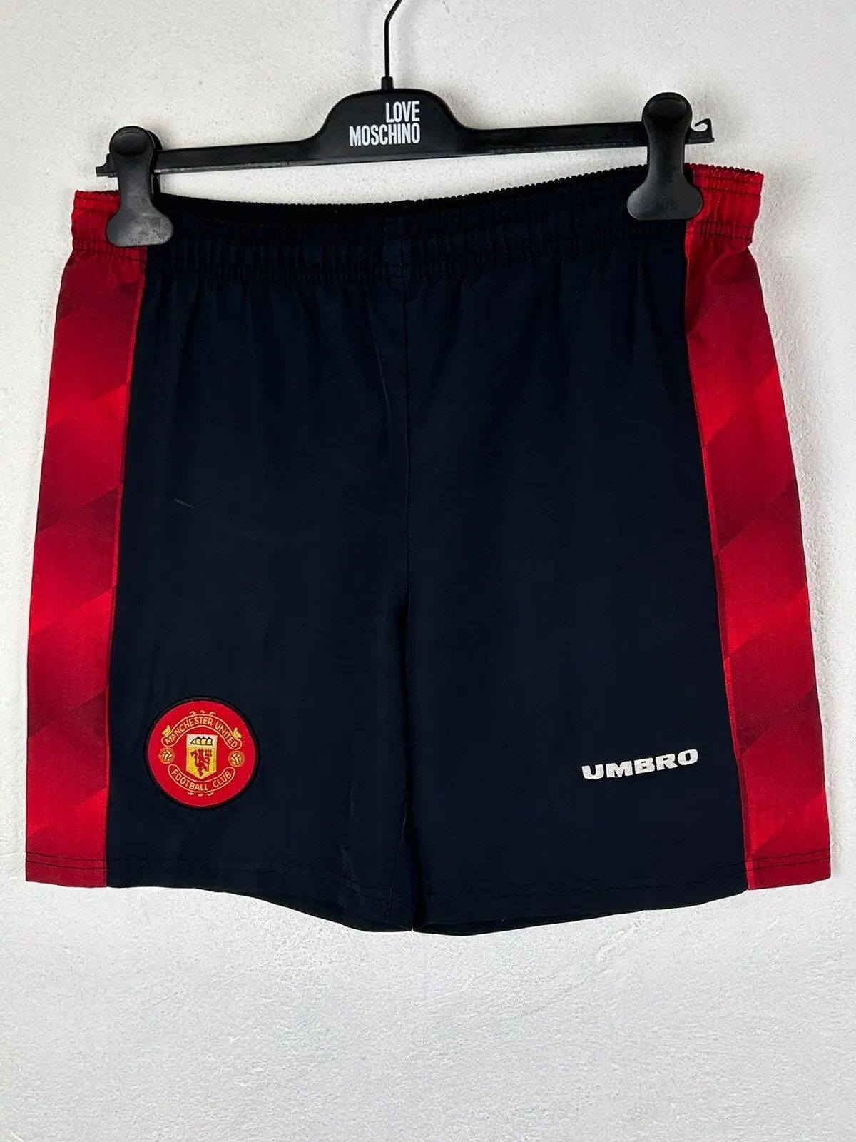 Umbro 90s Vintage Umbro Manchester United 1996/97/98 Home Shorts Size US 28 / EU 44 - 1 Thumbnail
