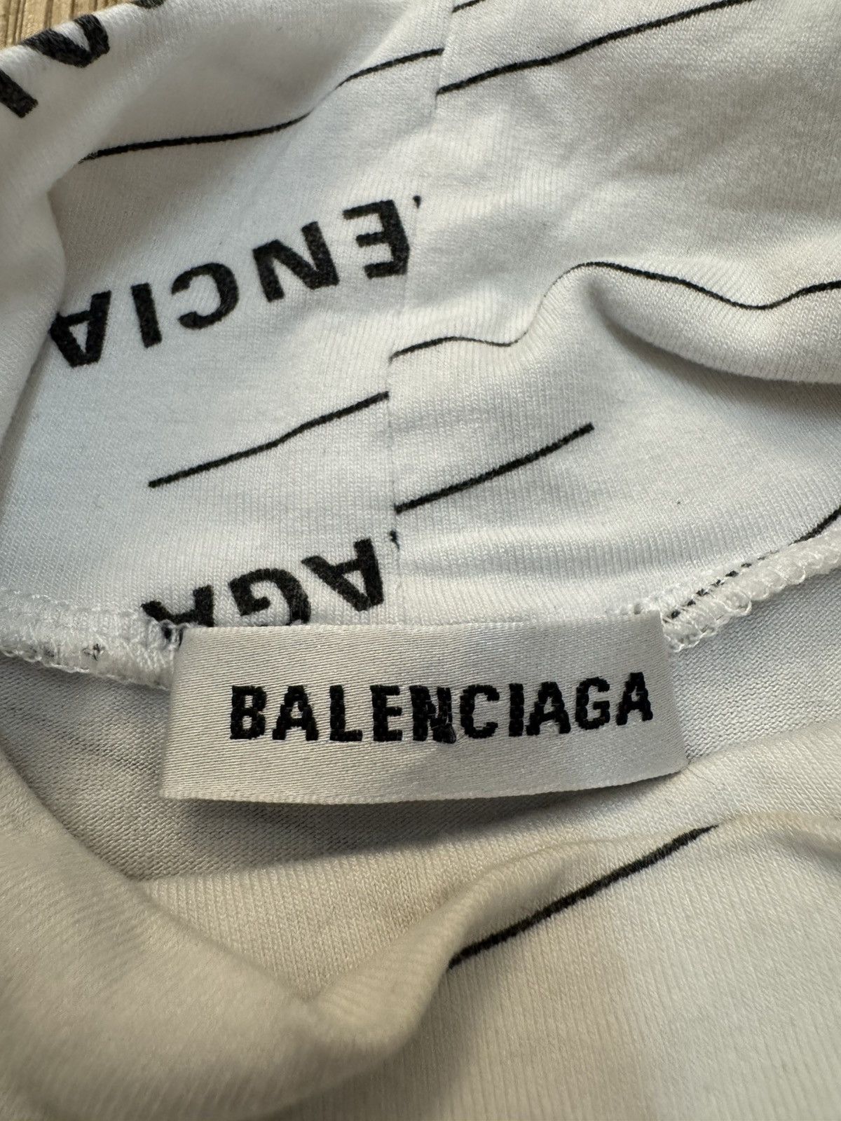 Balenciaga Balenciaga Paris White Diagonal Logo Turtleneck Viscose XS Size XS / US 0-2 / IT 36-38 - 8 Thumbnail