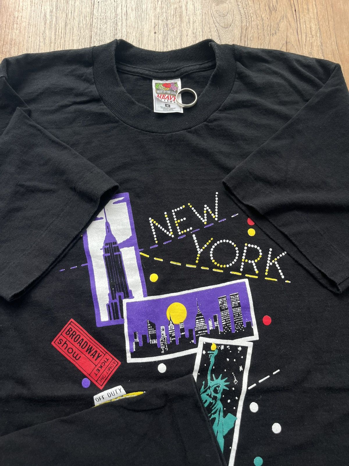 Vintage Vintage NEW YORK ART Design BROAD WAY 90’s Tshirt Size US M / EU 48-50 / 2 - 6 Thumbnail