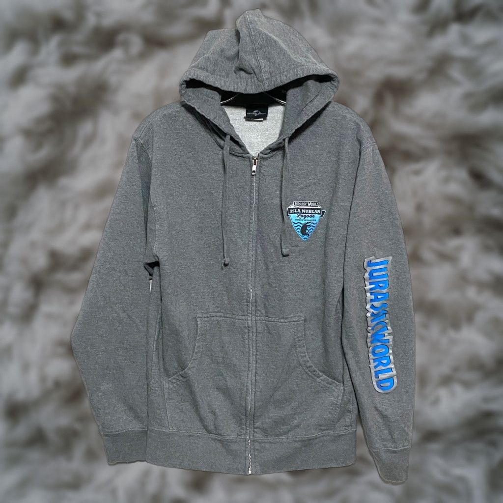 Vintage VINTAGE Jurassic World Universal Studios Isla Nubar Mosasaurus Zip Jacket Hoodie Mens S Size US S / EU 44-46 / 1 - 1 Thumbnail