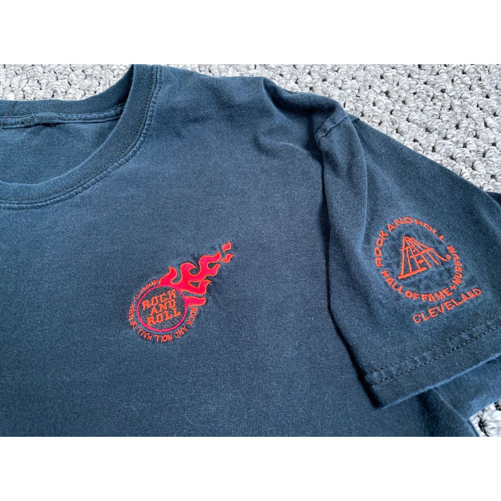 Vintage VINTAGE Rock & Roll Hall of Fame T-Shirt Adult Medium Black Graphic Print Embroidered 90s Mens Size US M / EU 48-50 / 2 - 3 Thumbnail