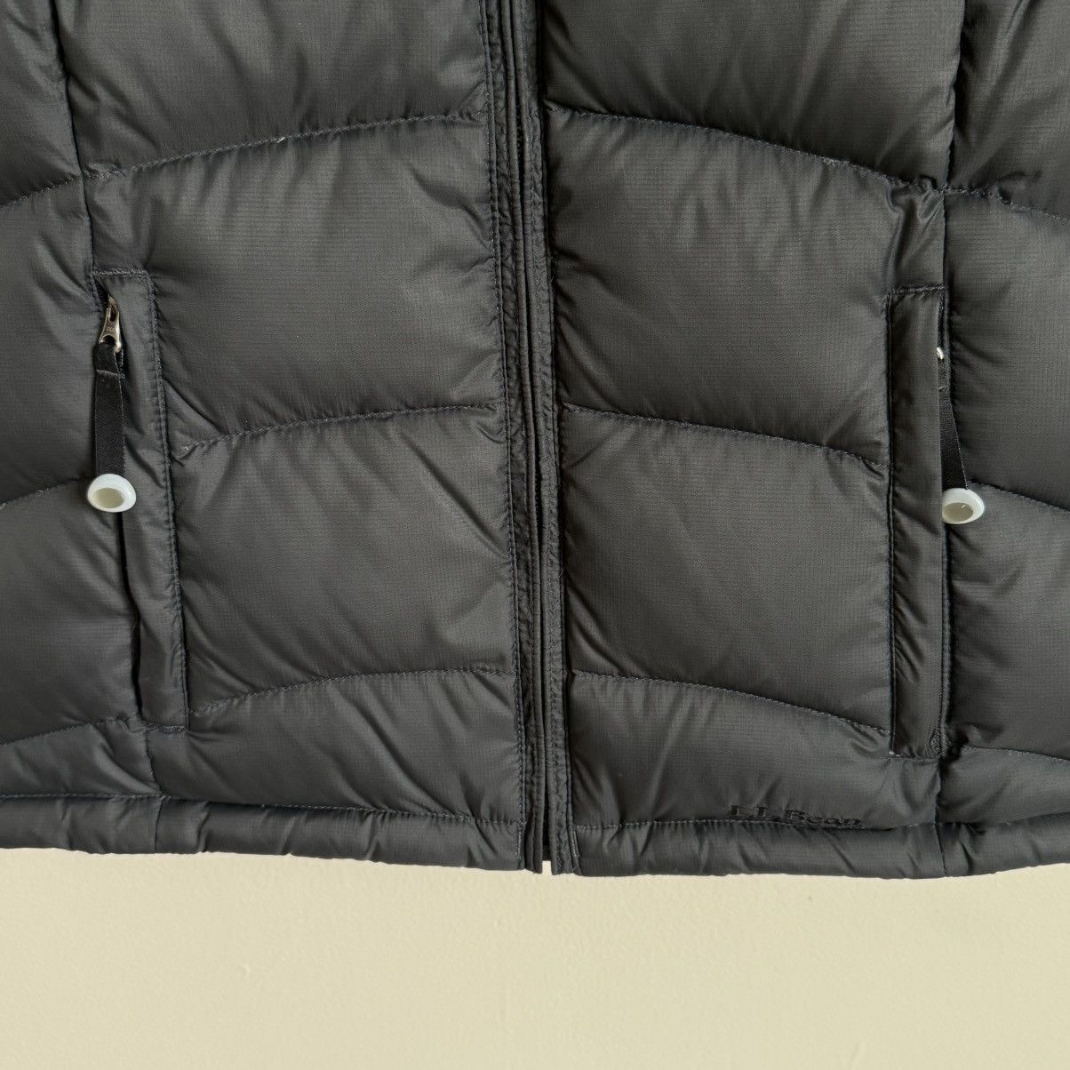 L.L. Bean L.L. Bean Puffer Vest Women’s M Black Goose Down Insulated Size M / US 6-8 / IT 42-44 - 4 Thumbnail