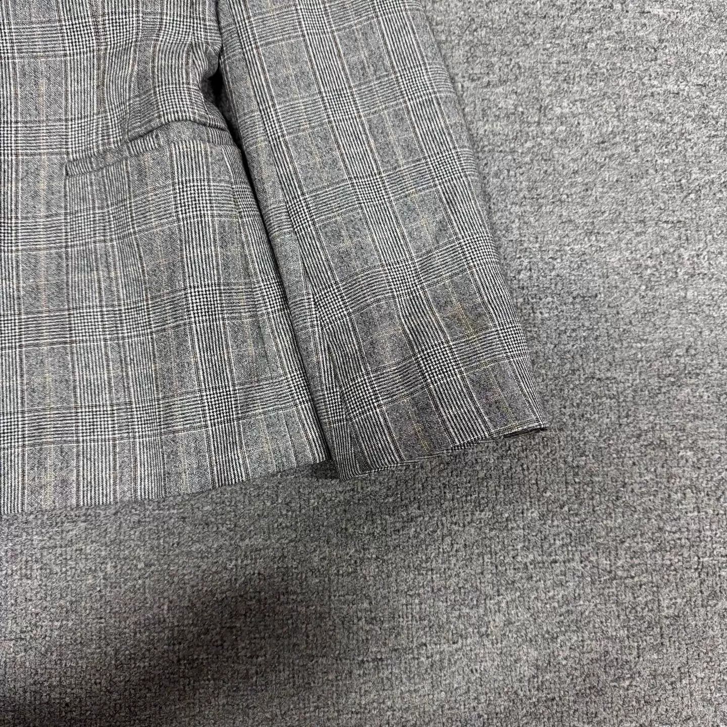 Balenciaga Balenciaga gray check fitted waist blazer 36 Size XS / US 0-2 / IT 36-38 - 3 Thumbnail