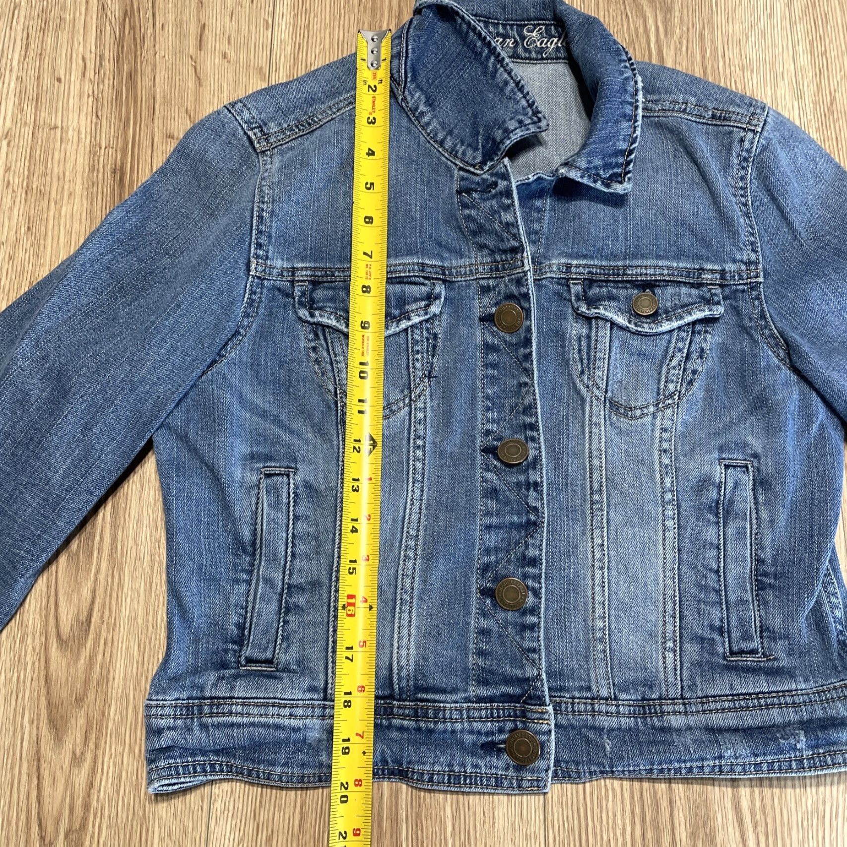American Eagle Outfitters VINTAGE American Eagle Denim Jacket Womens Large Blue Long Sleeve Button Up Collared Pockets Size L / US 10 / IT 46 - 4 Thumbnail