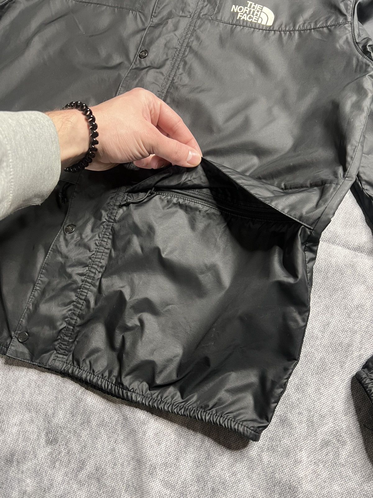 The North Face The North Face Rain Jacket Size L Size US L / EU 52-54 / 3 - 6 Thumbnail