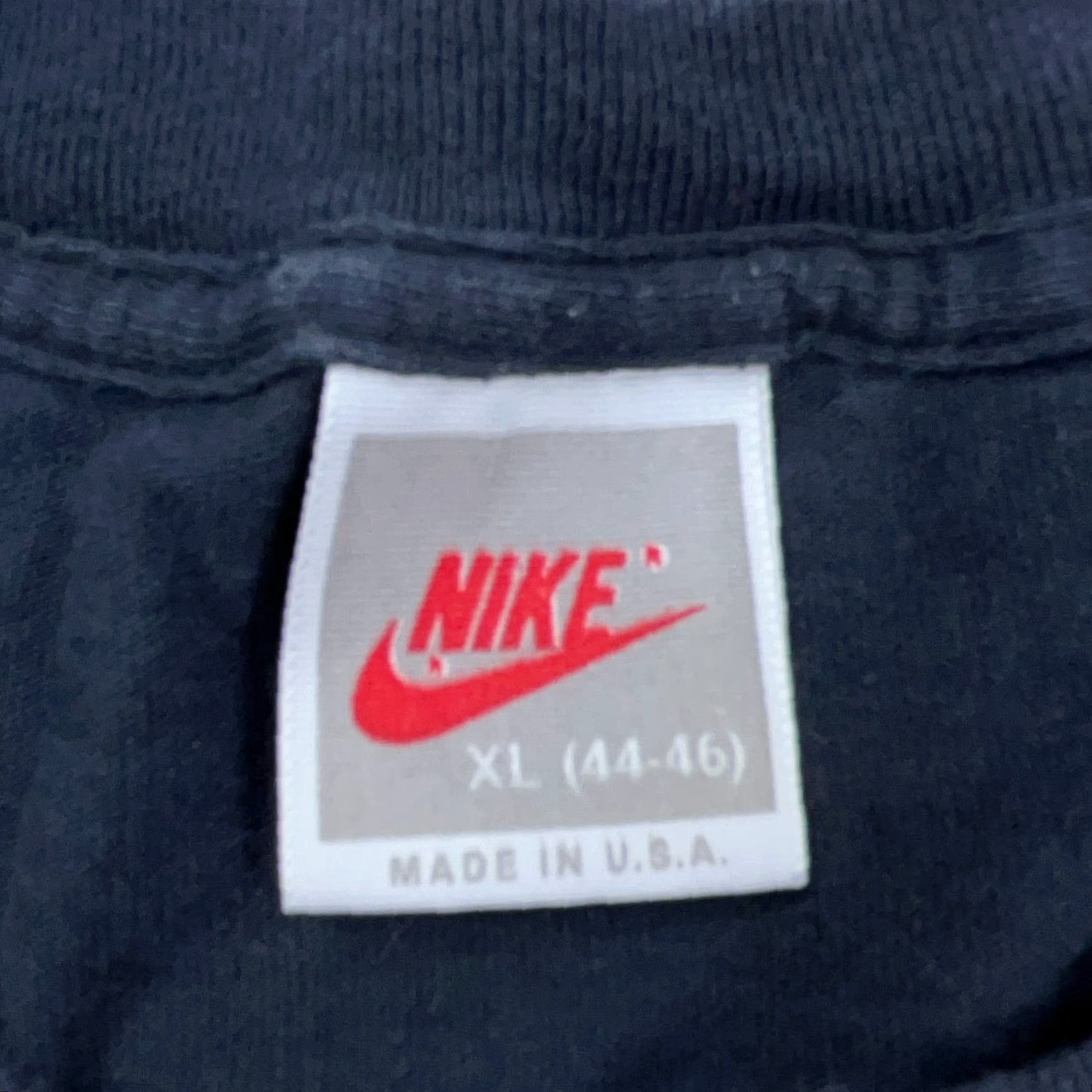 Nike VINTAGE Nike Shirt Men XL Black Tee Spell Out Neon Single Stitch 90s USA Made Shirt Size US XL / EU 56 / 4 - 2 Thumbnail