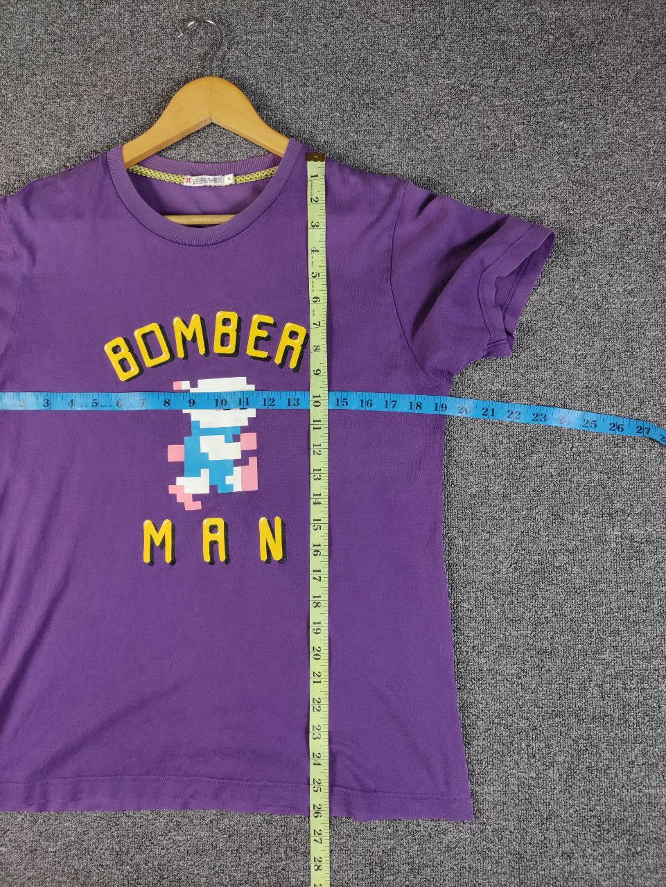Uniqlo Vintage Bomber Man Uniqlo Tee Tshirt Size US S / EU 44-46 / 1 - 9 Thumbnail