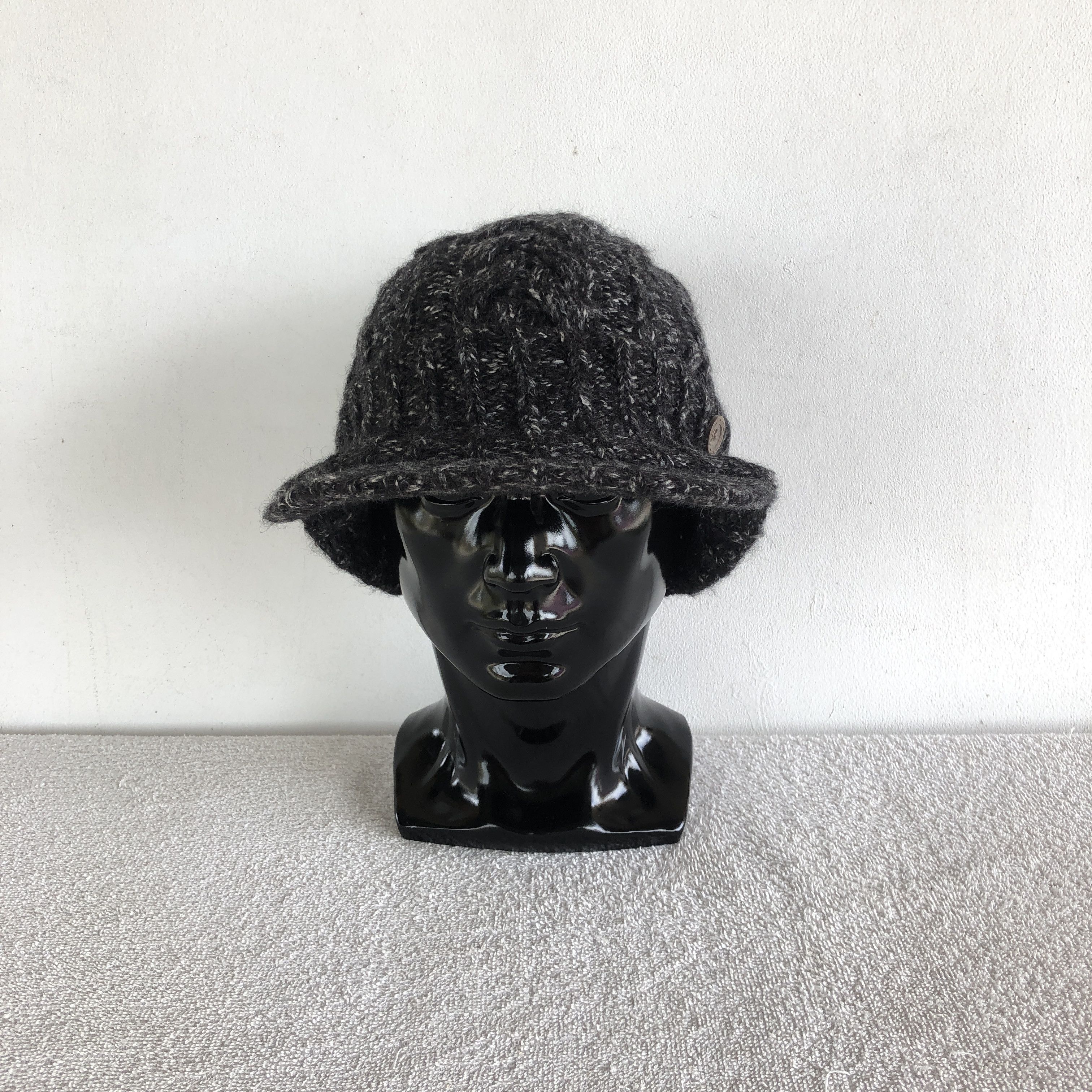 Japanese Brand Vintage Y2K Cable Knit Slouchy Caps Beanie Snow Hats Size ONE SIZE - 2 Thumbnail
