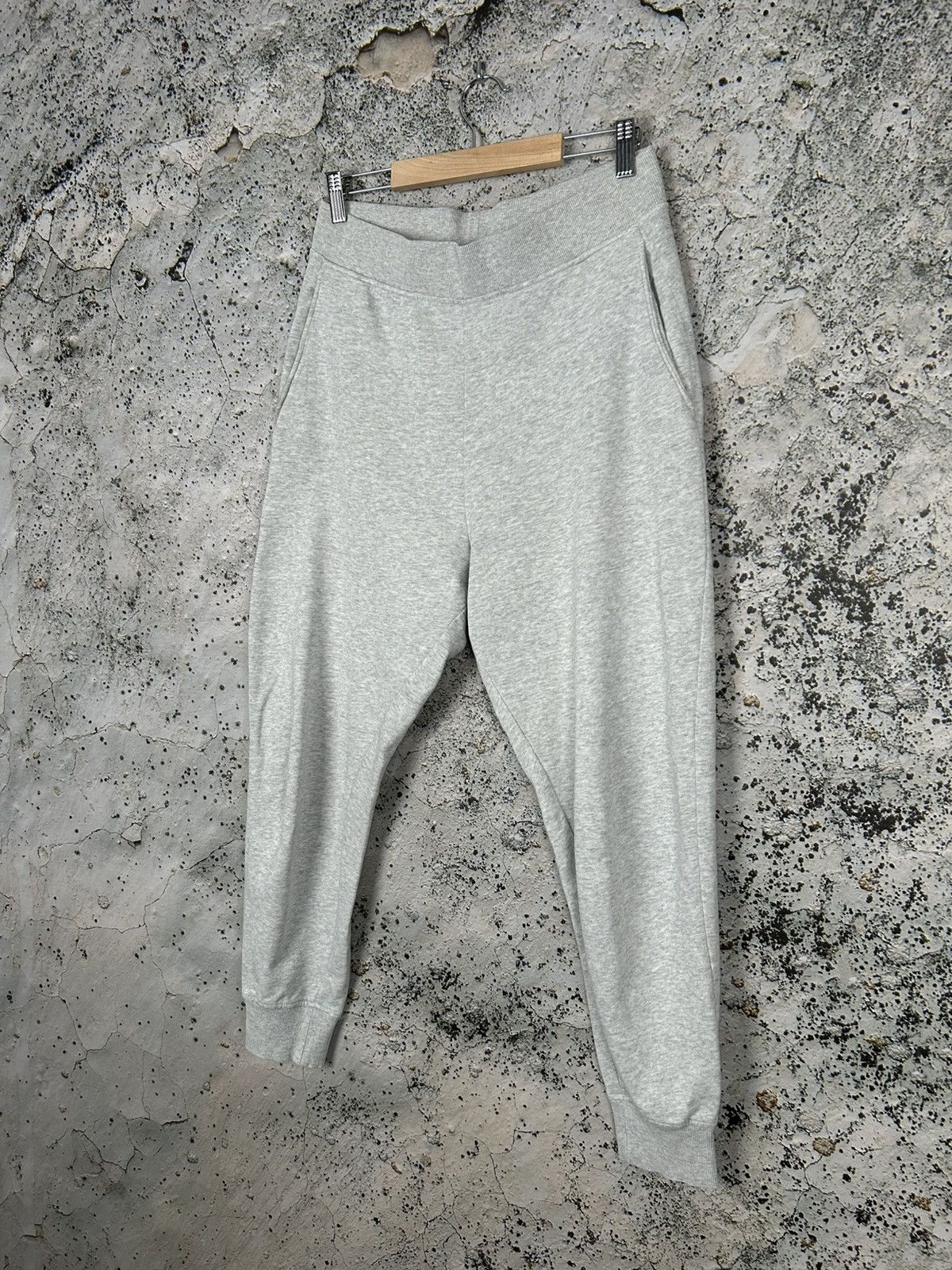 Cos × Designer COS Grey Sweatpants Streetwear Designer Classic Size US 30 / EU 46 - 2 Thumbnail