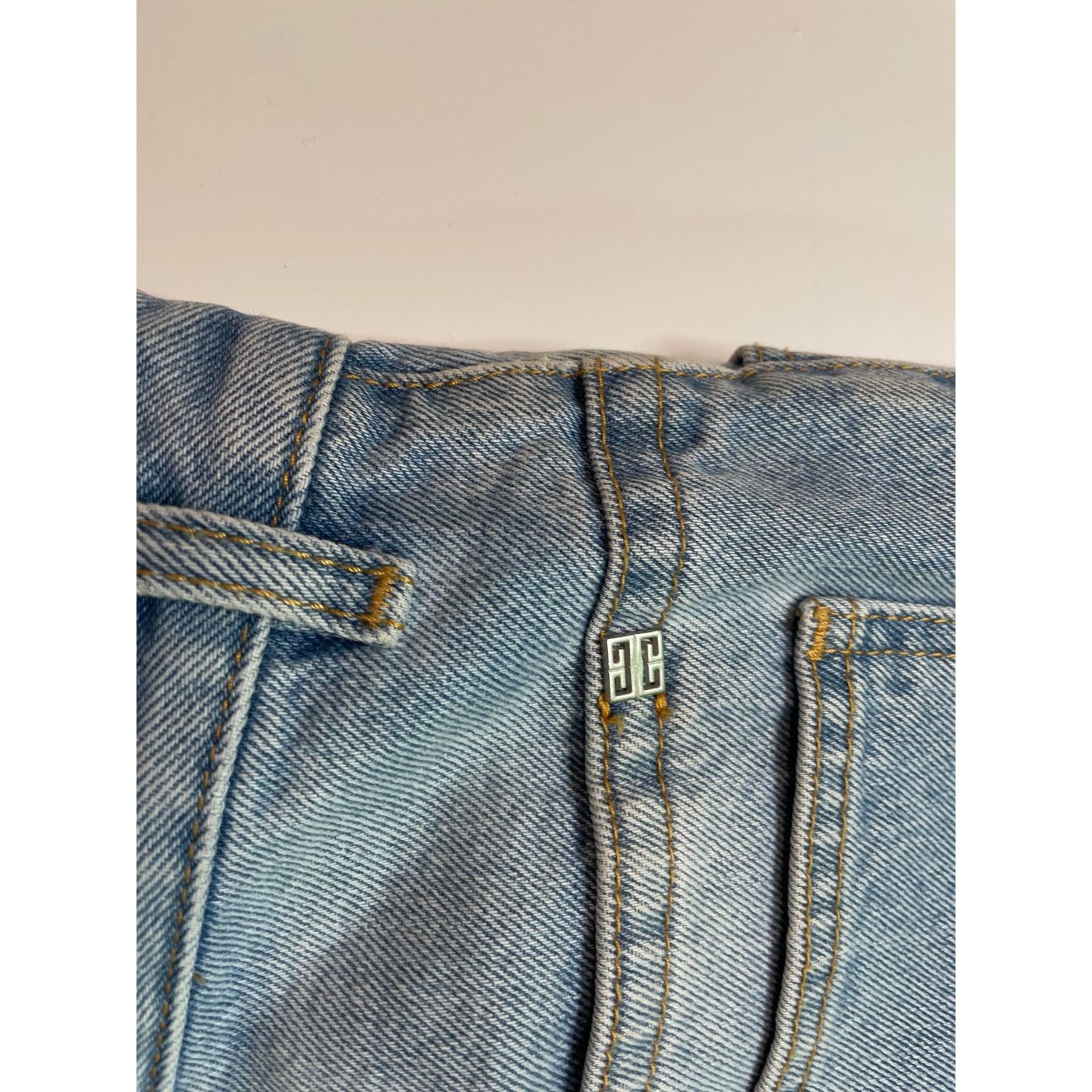 Givenchy Givenchy 'Carpenter' Light Wash Jean Shorts Size 32" / US 10 / IT 46 - 8 Thumbnail