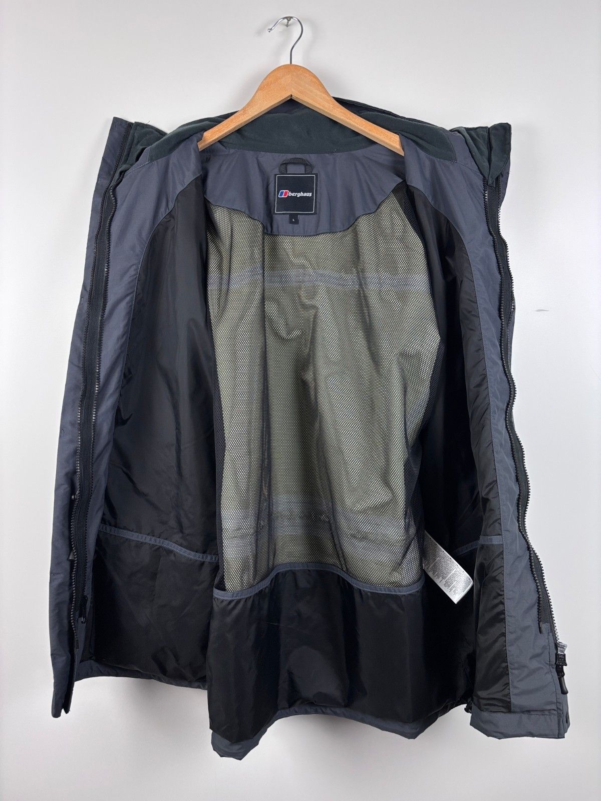 Berghaus Berghaus Cornice Gore-Tex InterActive Jacket Outdoor Black L Size US L / EU 52-54 / 3 - 8 Thumbnail