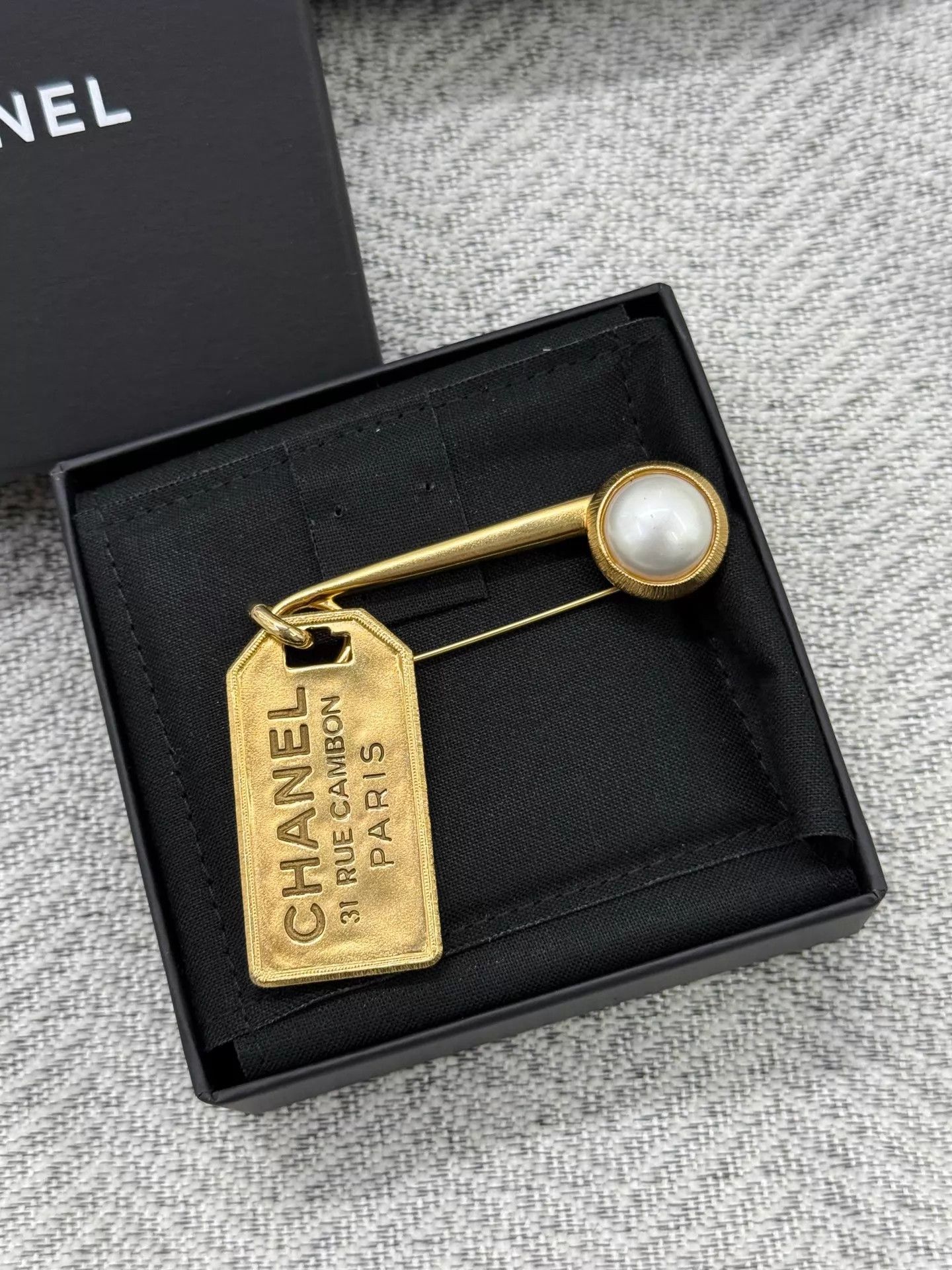 Chanel Chanel Metal Logo Pearl Brooch New with Box Size ONE SIZE - 2 Thumbnail
