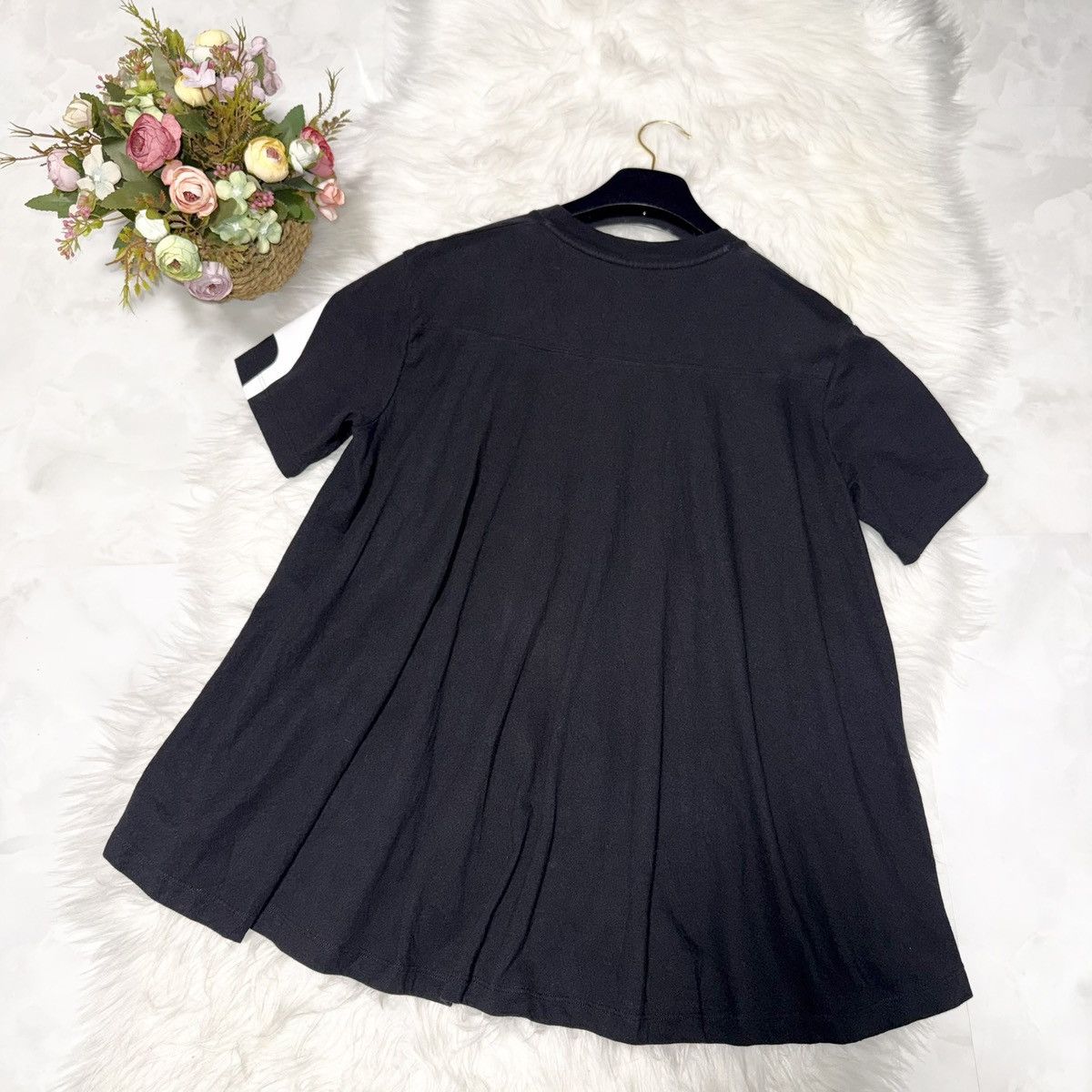 Valentino Authentic Valentino Ruffled Short-Sleeved T-Shirt Top, XS Size XS / US 0-2 / IT 36-38 - 12 Thumbnail