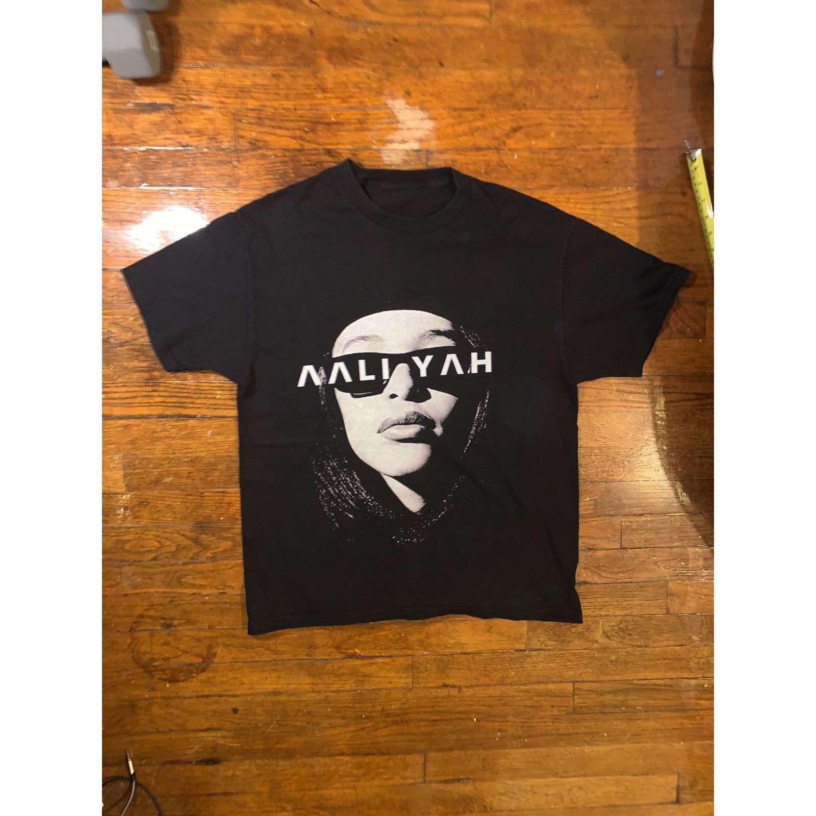 Band Tees Aaliyah T Shirt XL Black Graphic Tee Minimalist Tribute Size US L / EU 52-54 / 3 - 3 Thumbnail