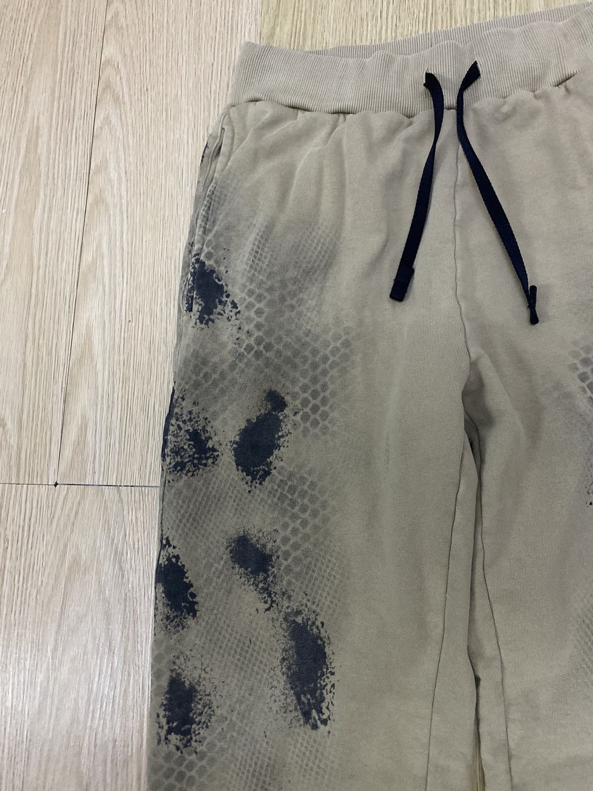 1017 ALYX 9SM 1017 ALYX 9SM Digital Camo sweatpant Size US 30 / EU 46 - 5 Thumbnail