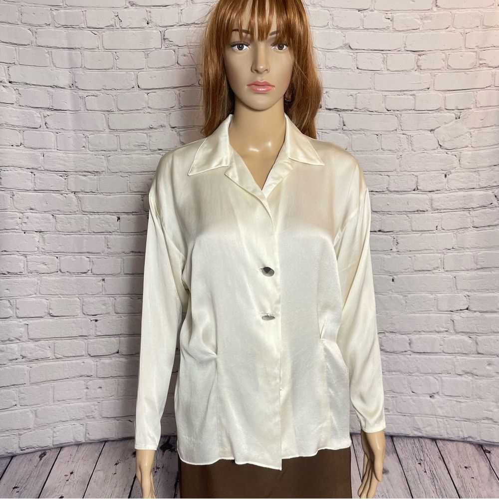 St. John Vintage St. John Silk Ivory Long Sleeve Blouse Size 4 Size S / US 4 / IT 40 - 1 Thumbnail