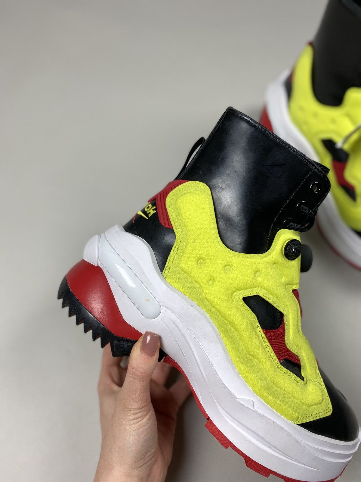 Maison Margiela × Reebok Maison Margiela Insta Pump Fury Tabi Project 0 B Sneakers Size US 7.5 / EU 40-41 - 9 Thumbnail