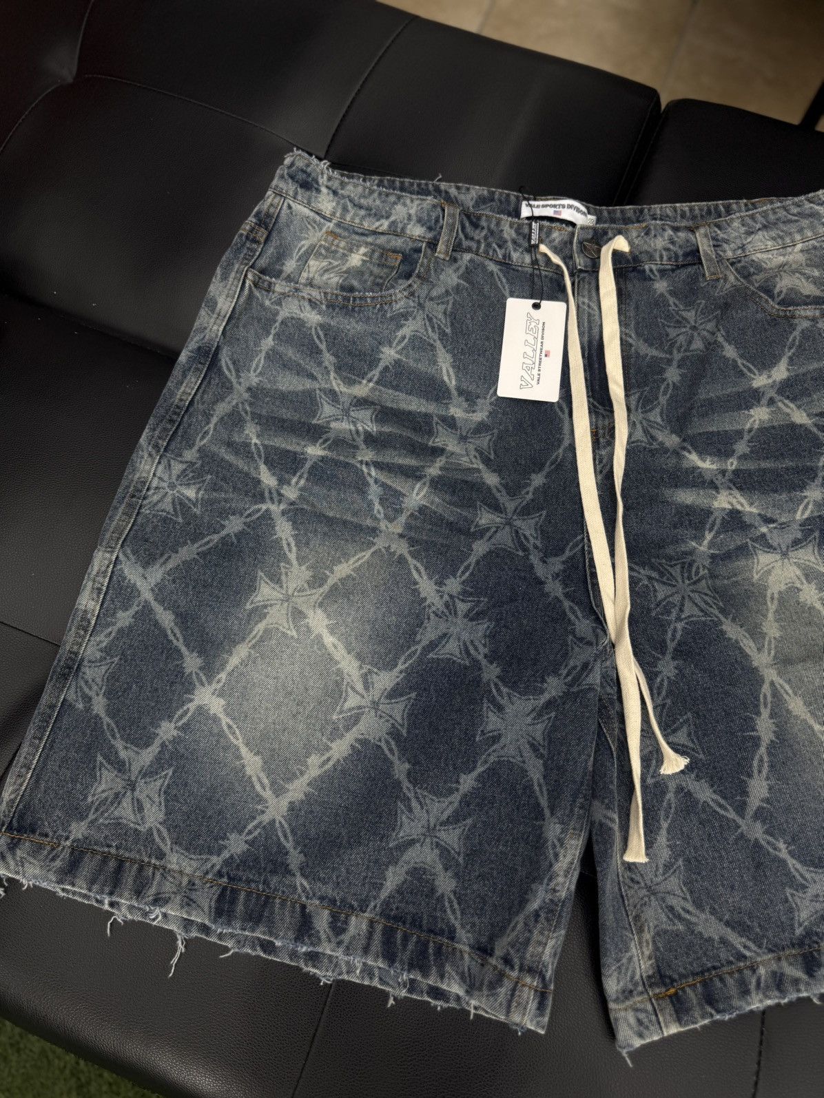 Vale Valley Blue Wire Jean Shorts Size 38 (NEW) Size US 38 / EU 54 - 2 Thumbnail