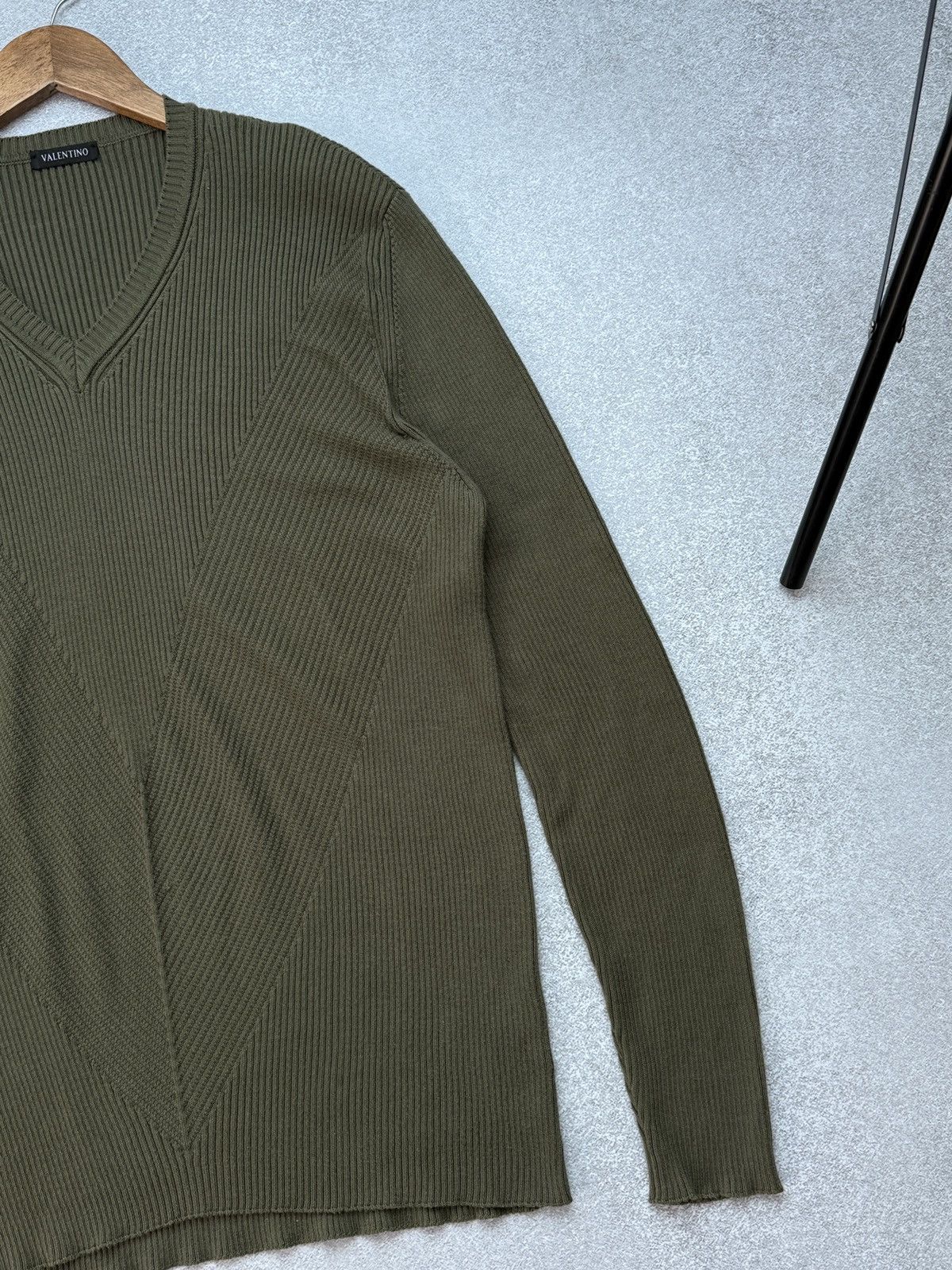 Valentino Vintage Valentino Sweater V-Neck Avant-Gard Pullover Men’s Size US L / EU 52-54 / 3 - 3 Thumbnail