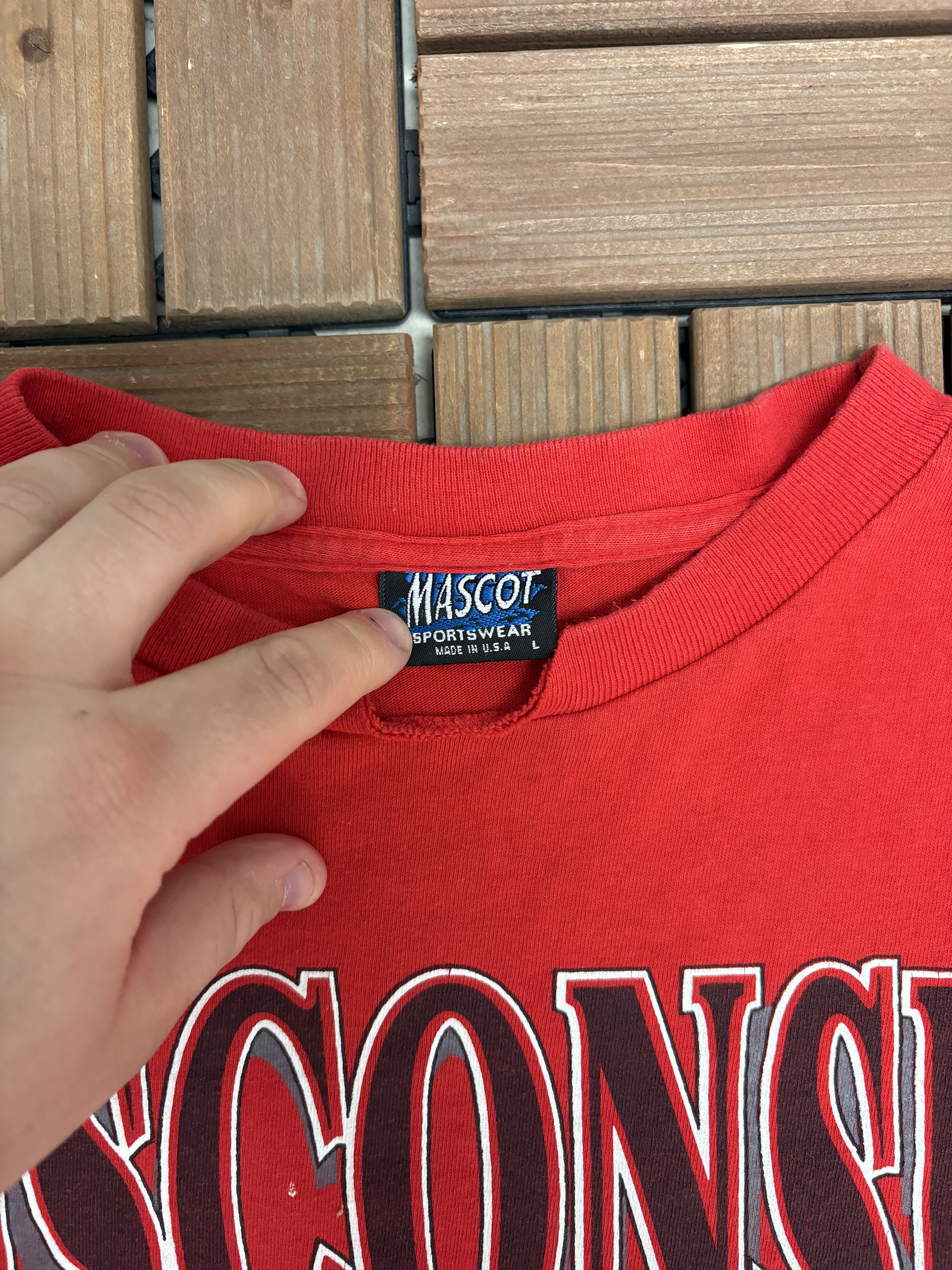 Vintage Wisconsin Badgers Vintage Red T-Shirt Tee Size US L / EU 52-54 / 3 - 6 Thumbnail