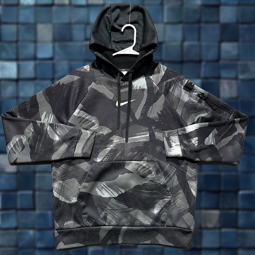 Nike Nike Sweatshirt Hoodie Mens Small Gray Camouflage Therma Fit EUC Size US S / EU 44-46 / 1 - 1 Thumbnail