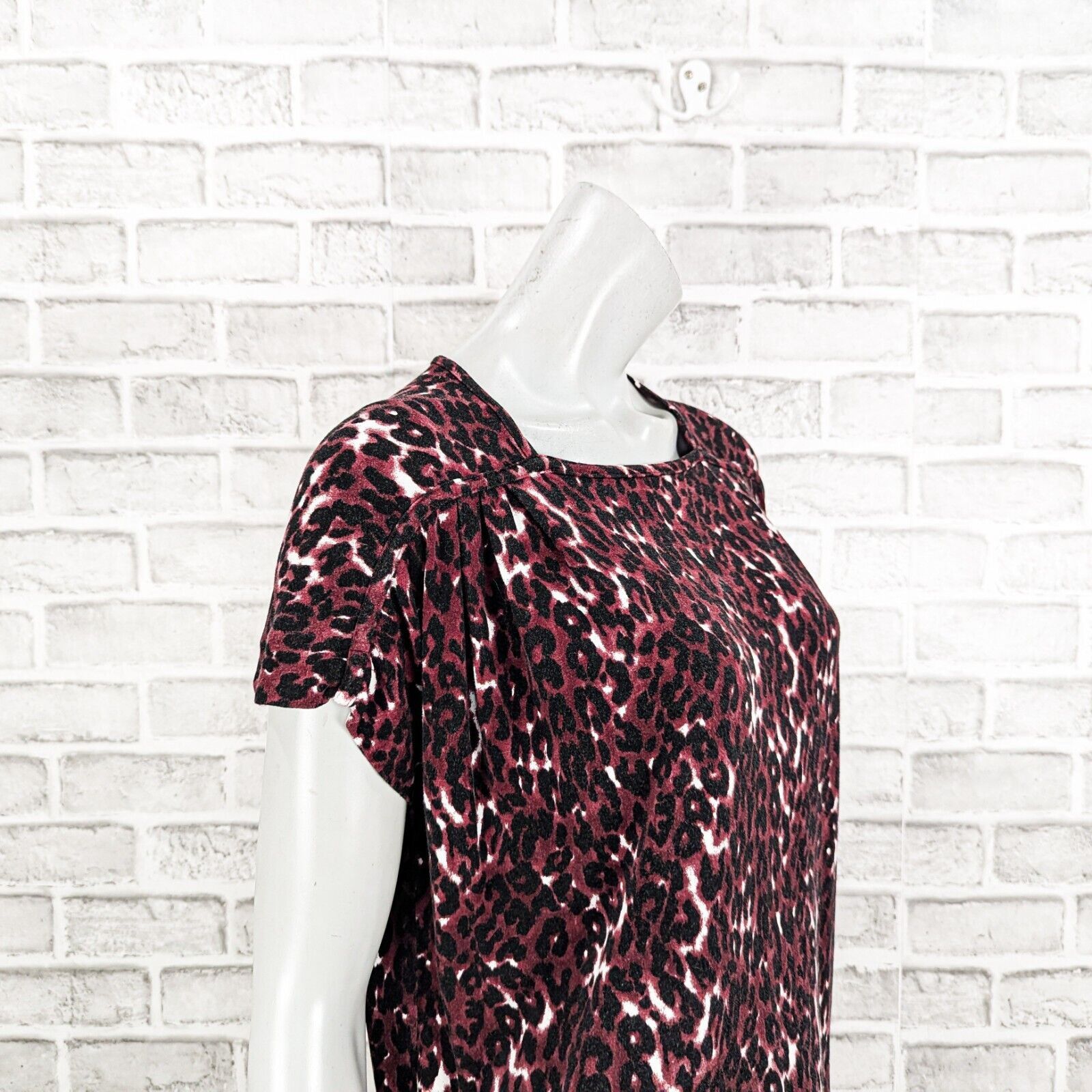 St. John ST. JOHN Women's Short Sleeve Leopard Print Blouse Medium Size M / US 6-8 / IT 42-44 - 8 Thumbnail