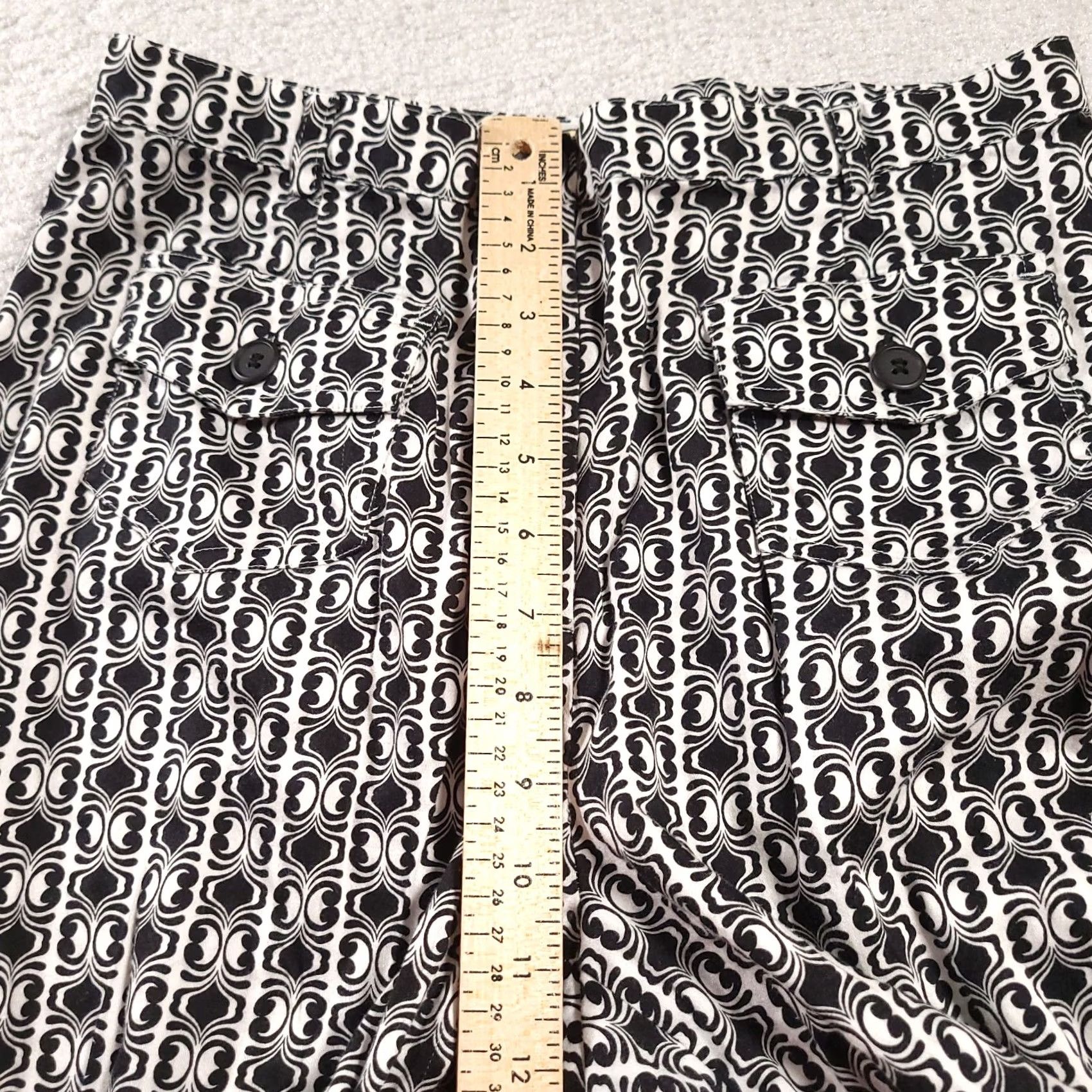 Talbots Talbots Womens 8 Petite Pants Black White Geometric Stretch Button Front Pockets Size 30" / US 8 / IT 44 - 7 Thumbnail