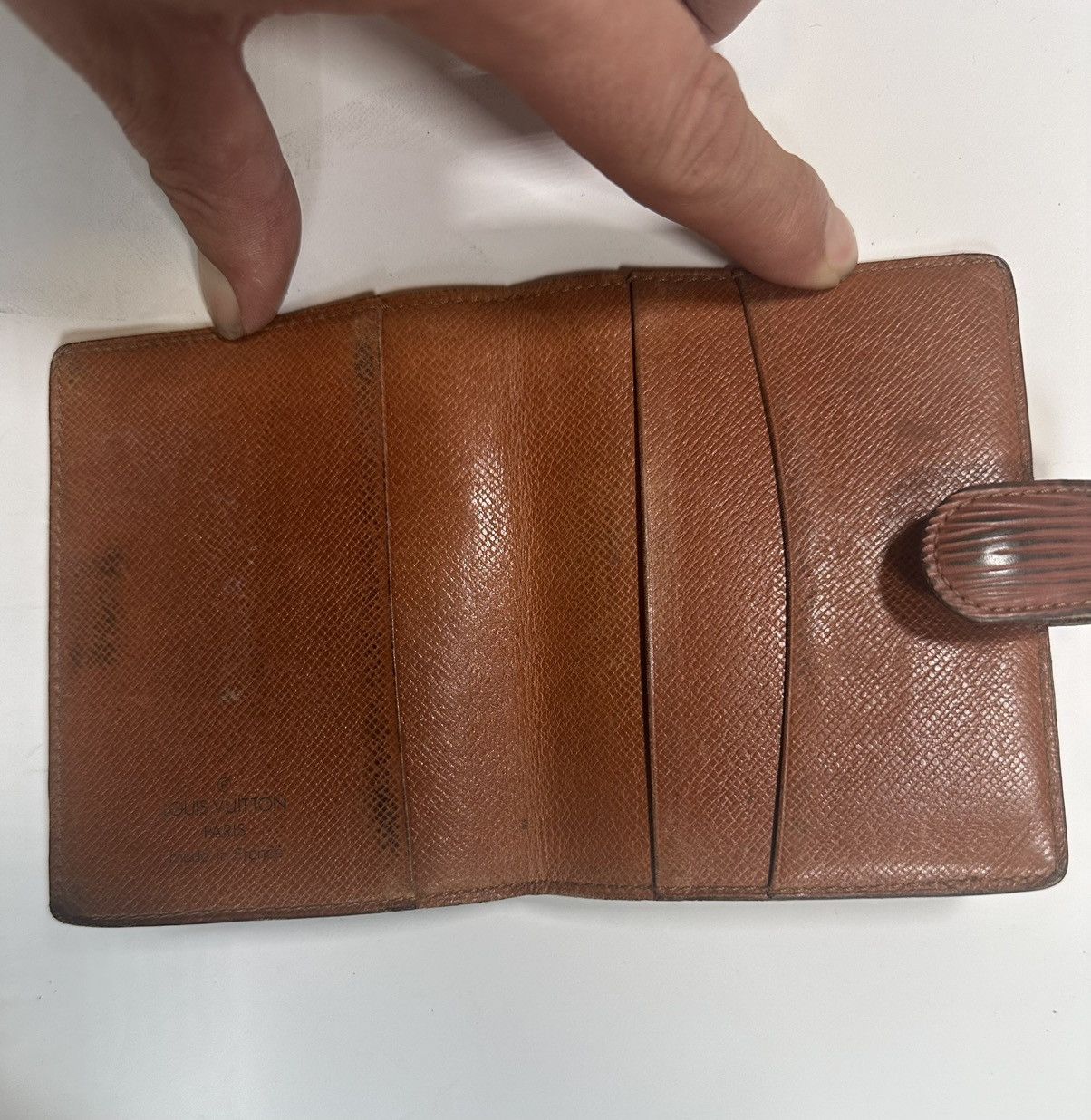 LOUIS VUITTON Epi Bi Fold Card Holder