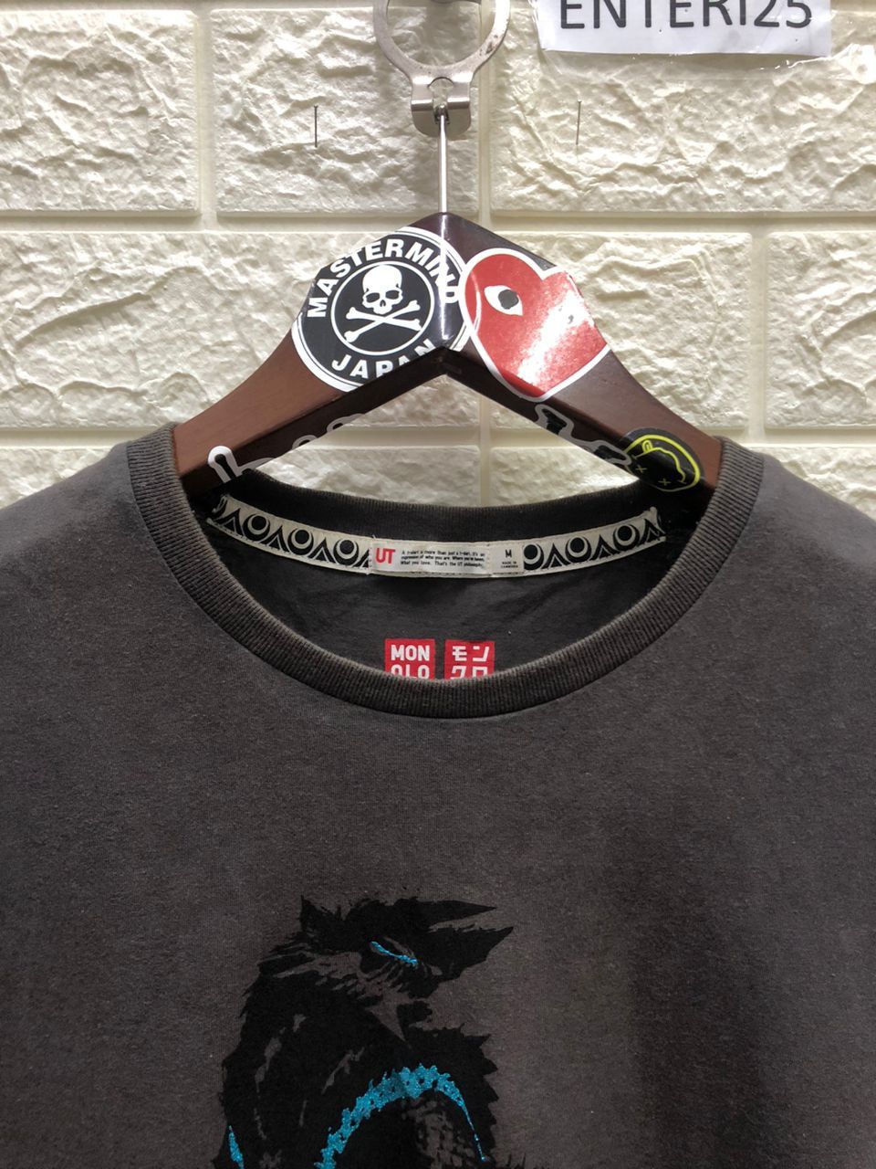 Anime vintage MONSTER HUNTER X UNIQLO RARE Size US M / EU 48-50 / 2 - 3 Thumbnail