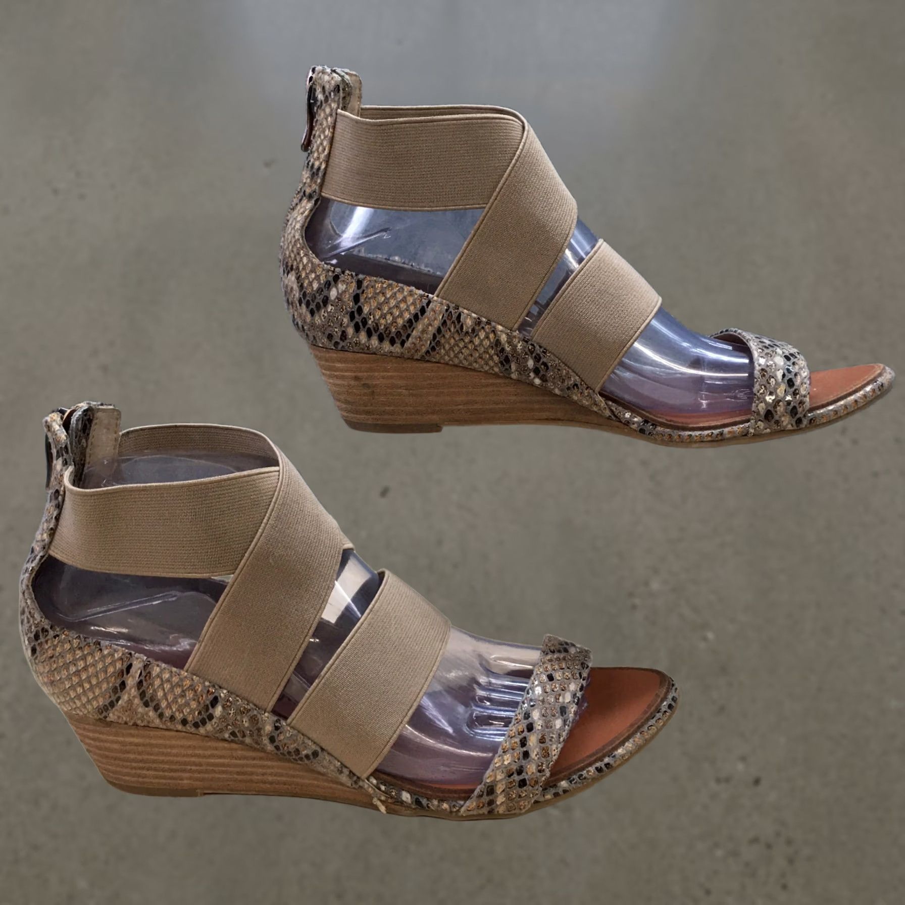 Chinese Laundry Nike Sandals Womens Strappy Brown Snakeskin Wedge Heel 7.5 M UK 5 US 7.5 EU 38 XS N/A Size US 8 / IT 38 - 1 Thumbnail