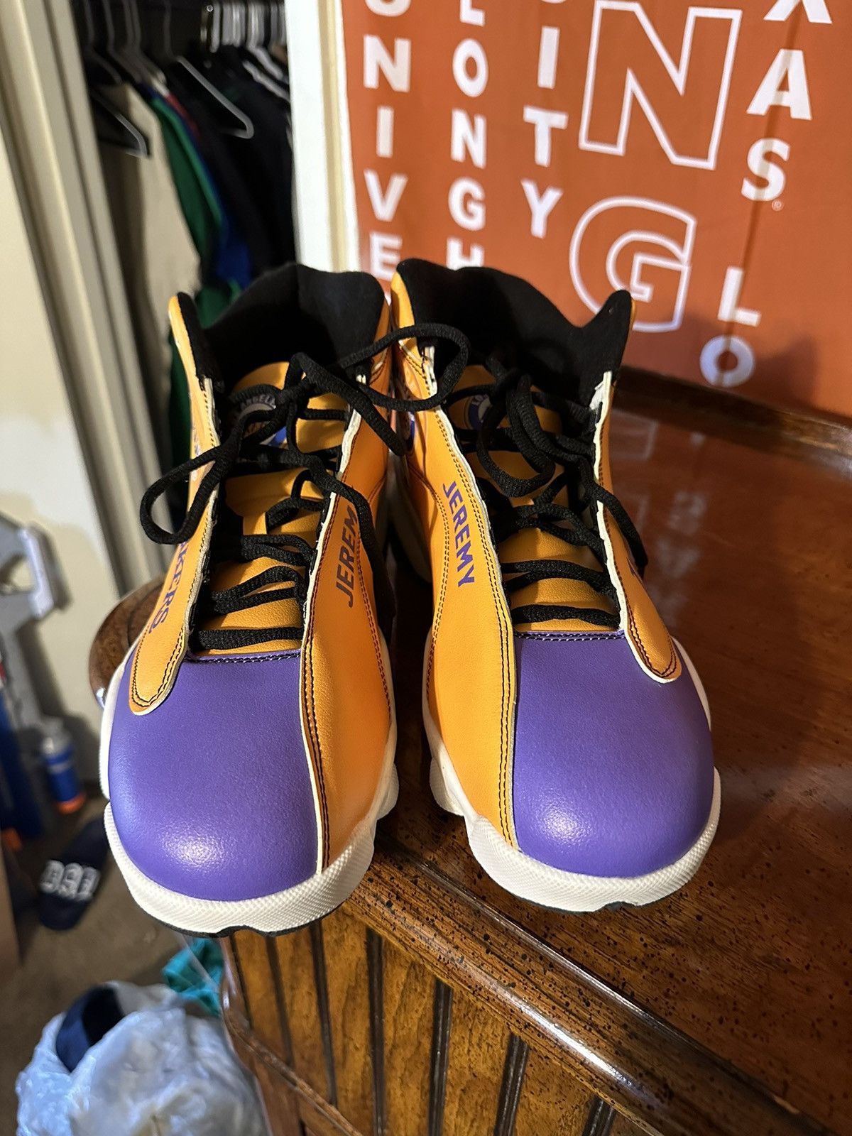 NBA × Vintage Vintage NBA Los Angeles Lakers sneakers 00s size 13 Size US 13 / EU 46 - 3 Thumbnail
