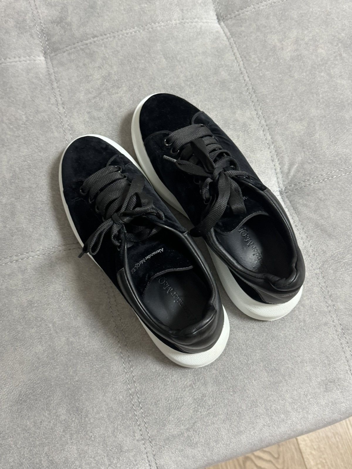 Alexander McQueen Rare Alexander McQueen Black Velvet Sneakers Shoes 40 Size US 9 / IT 39 - 6 Thumbnail