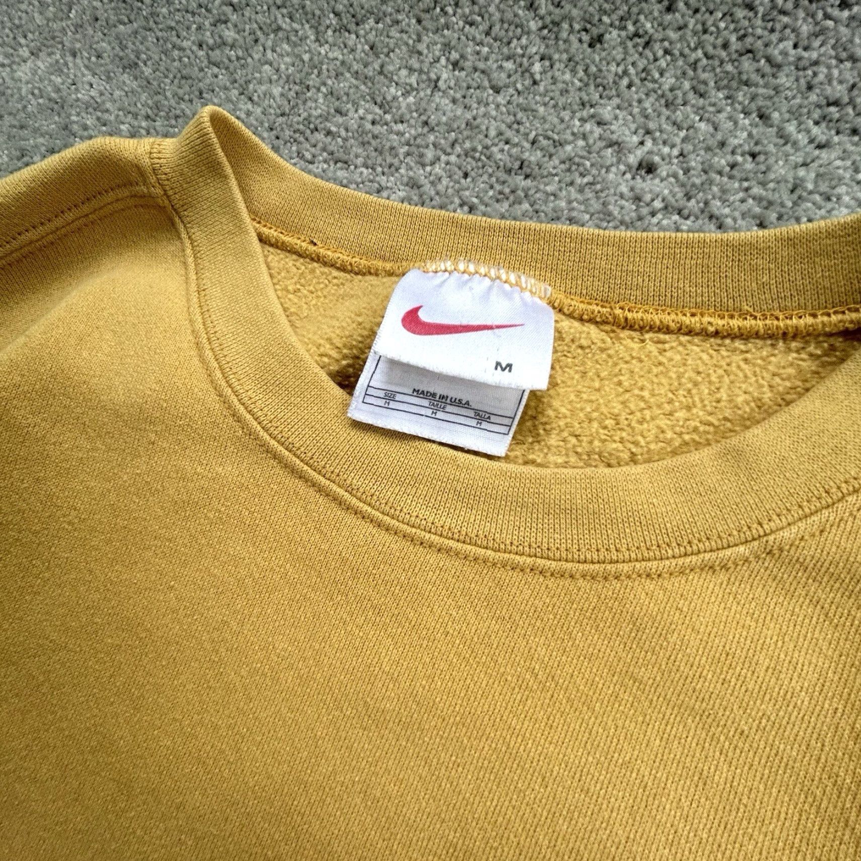 Nike VINTAGE Nike Sweatshirt Shirt Adult Medium Yellow 90s Logo Embroidered Swoosh USA Mens Sweatshirt Size US M / EU 48-50 / 2 - 4 Thumbnail