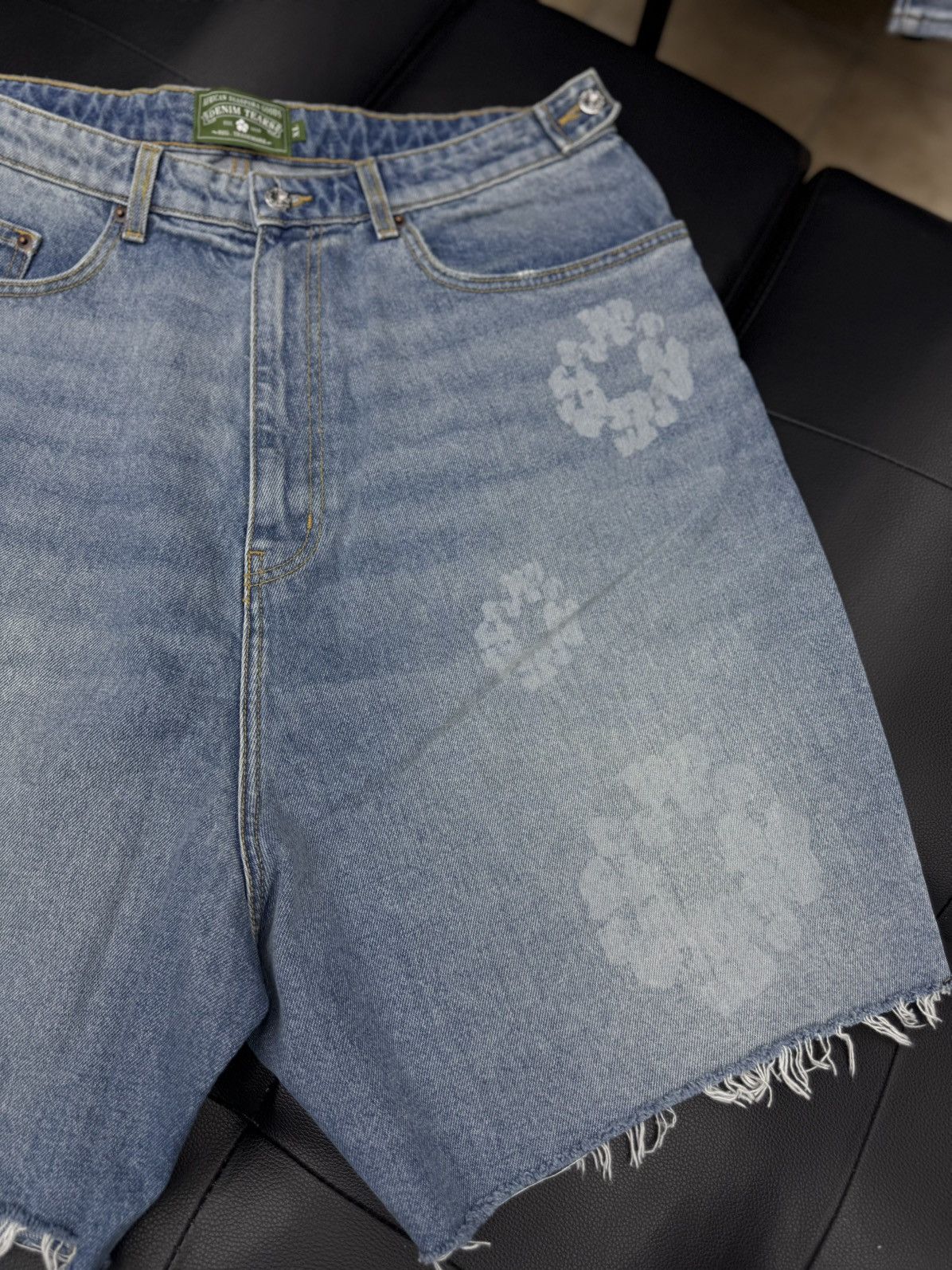 DENIM TEARS Denim Tears Cotton Wreath 2025 Shorts Size XL Blue (NEW) Size US 34 / EU 50 - 4 Thumbnail