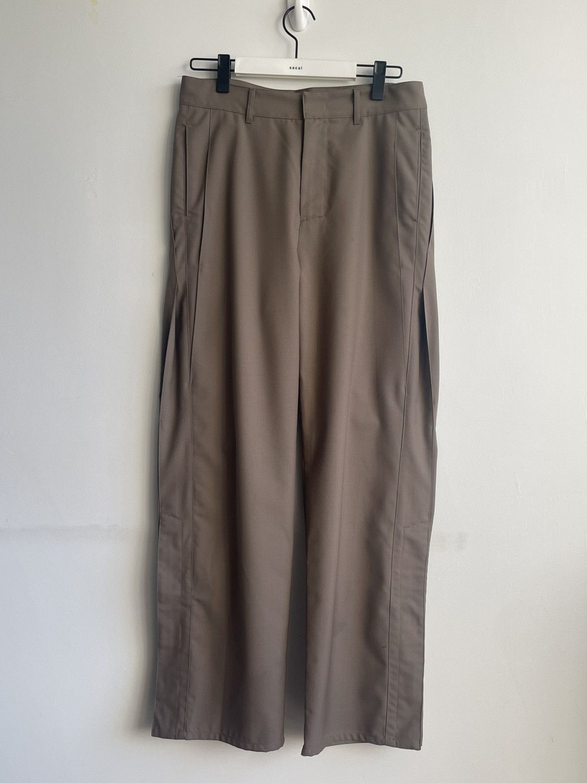 Vuja De Gala Pleated Trousers (Taupe) Size US 32 / EU 48 - 1 Thumbnail